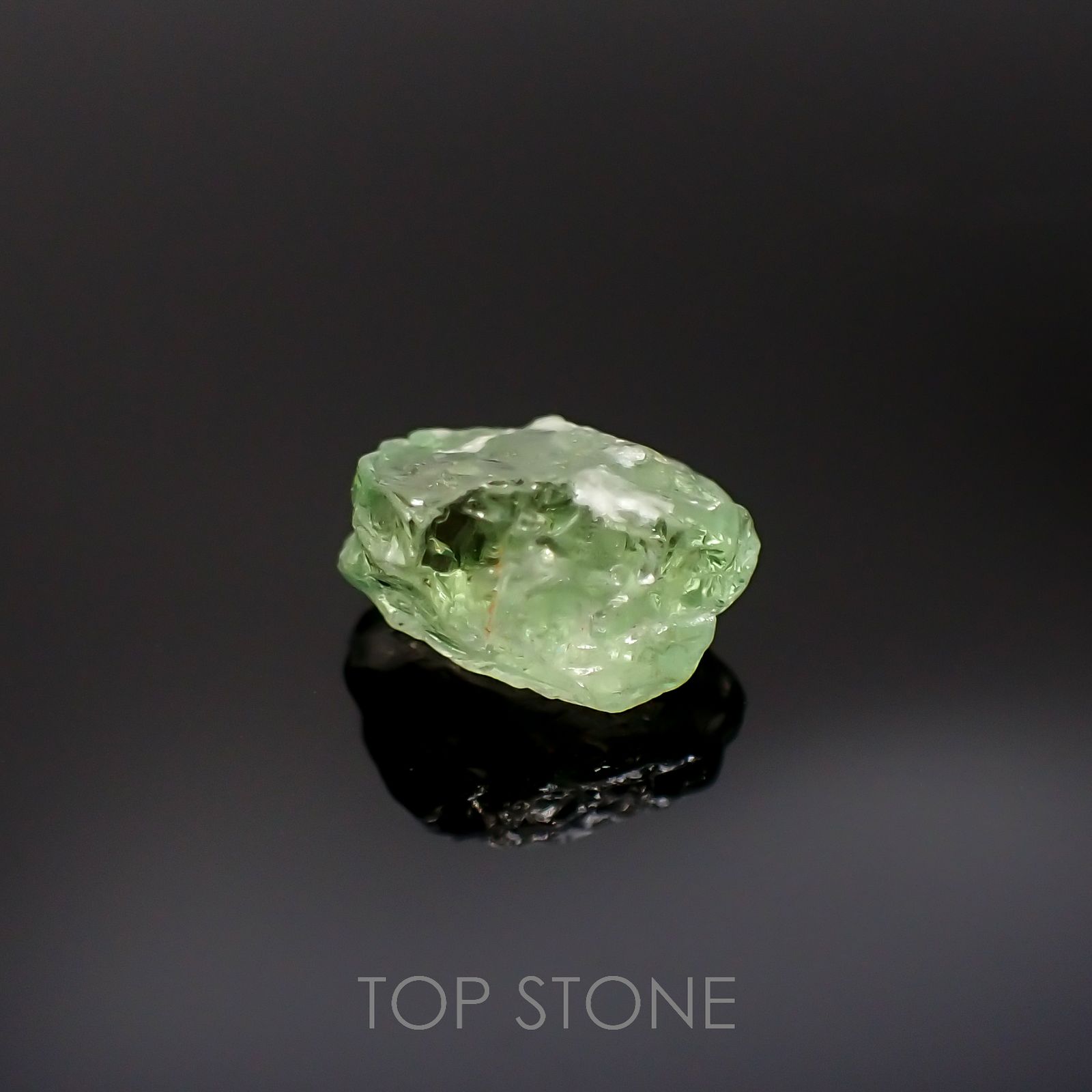 バナジウムコーネルピン原石(宝石名コーネルピン)タンザニア・タンガ州産 2.90ct 識別済[220716910]8.4x7.8mm前後