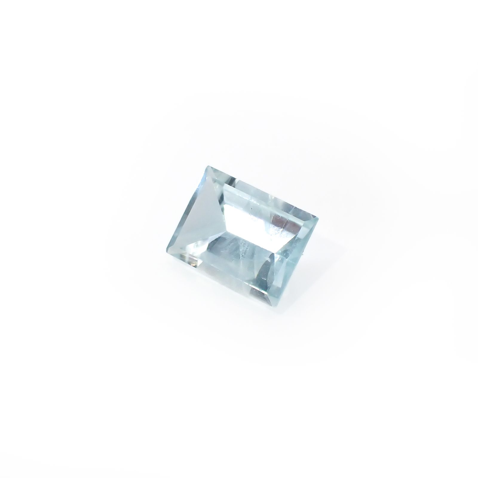 ◇ミラーカット◇アクアマリン モザンビーク産 1.52ct[240226102]8.5x6.5mm前後
