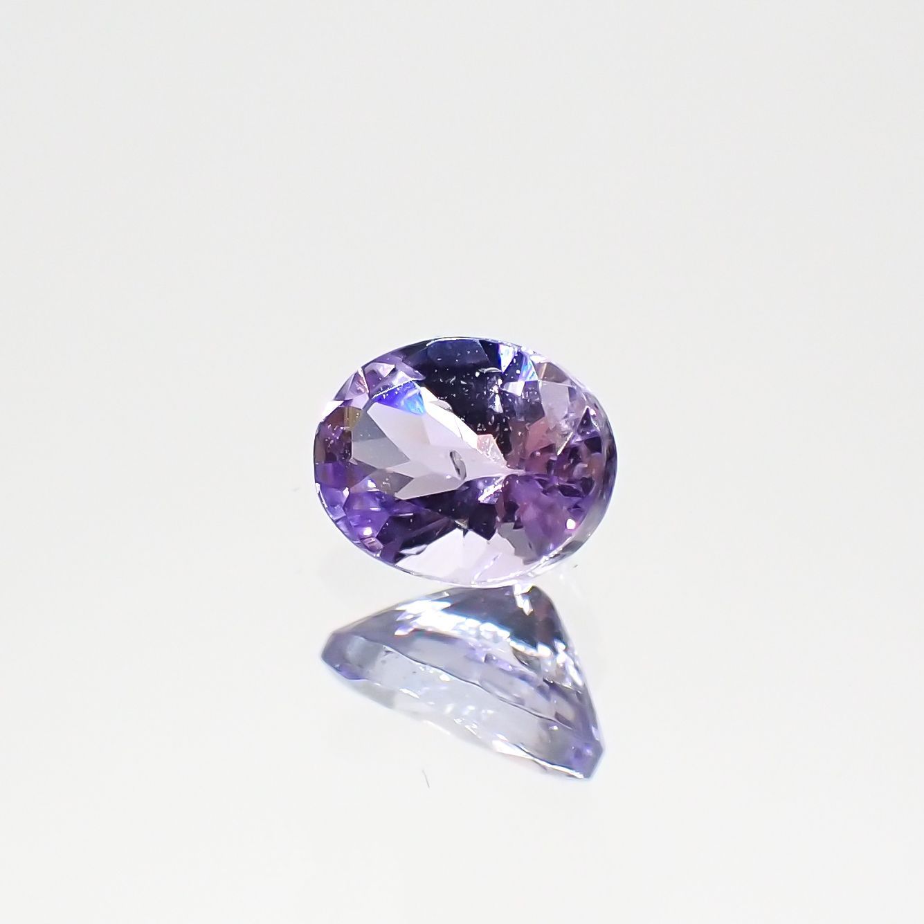 バイオレットゾイサイト(宝石名バイオレット・ゾイサイト)タンザニア産 0.36ct 識別済[220114946]4.9x3.8mm前後