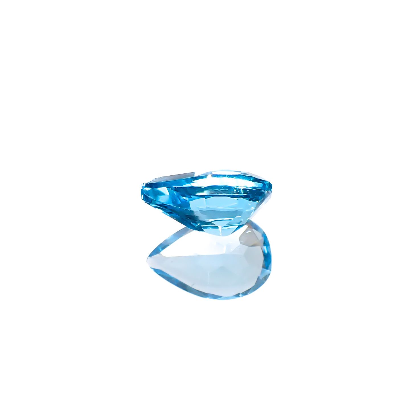 スイスブルートパーズ ブラジル産 1.65ct [241229582]9x6.1mm前後