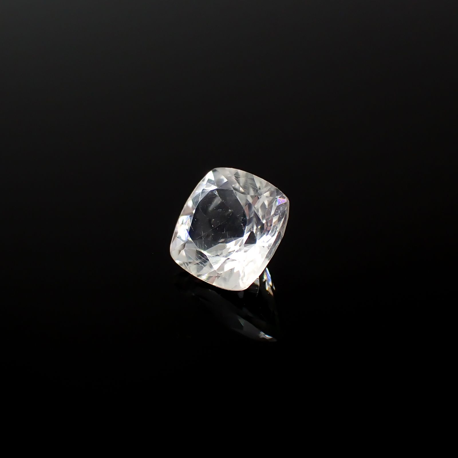 ゴッシェナイト パキスタン・ヒマラヤ産 1.40ct[240527460]7.2x7.2mm前後