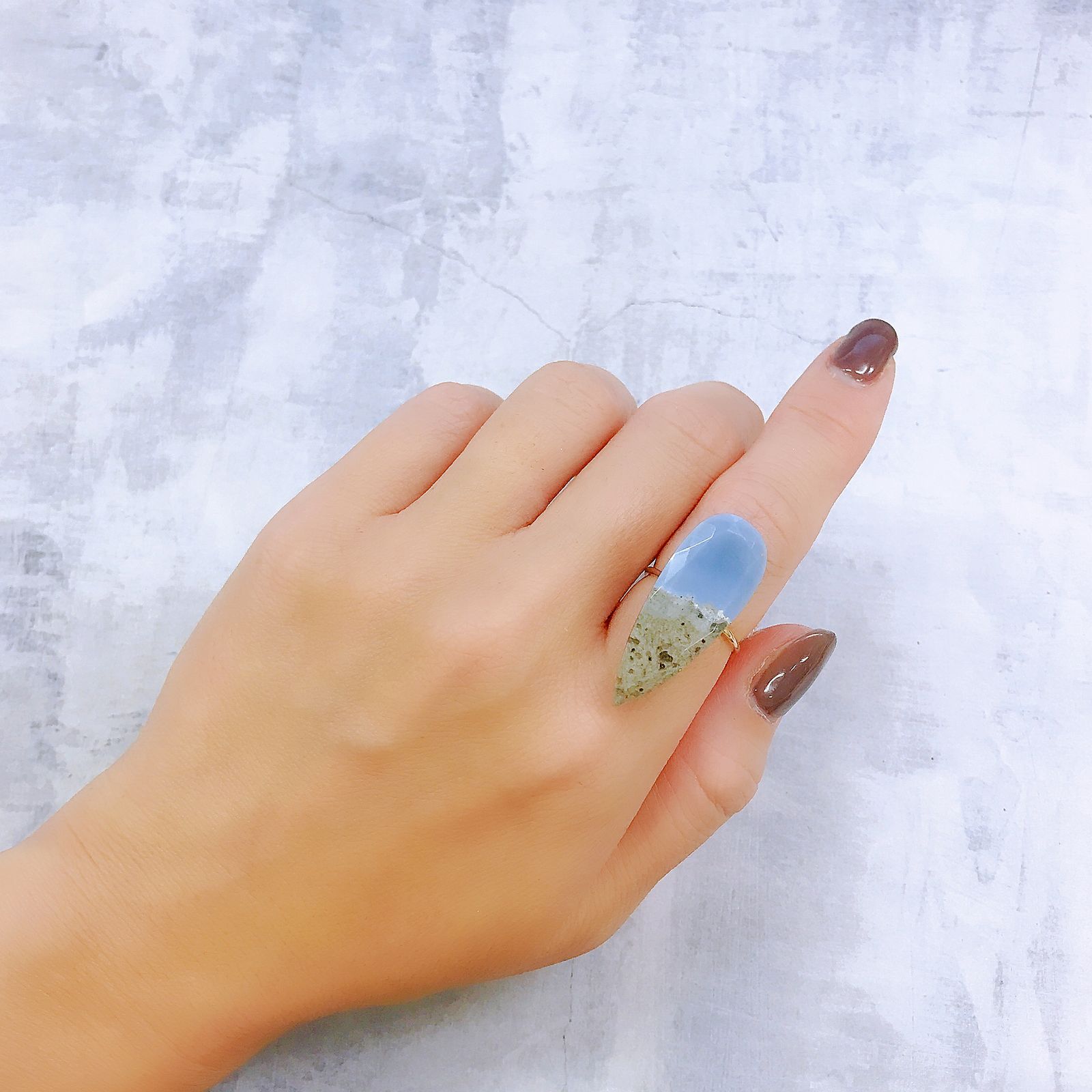 マトリックスブルーオパール アメリカ・オレゴン州産 12.78ct[220917806]32.4x12.4mm前後
