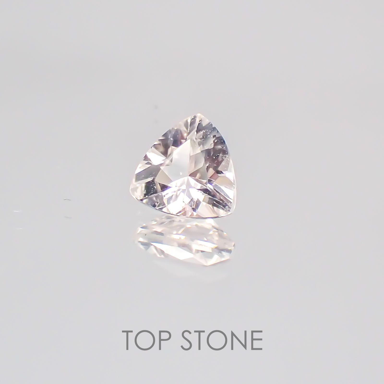 モルガナイト(宝石名モルガナイト) ナイジェリア産 0.35ct 識別済[20128574]5×5.1mm前後