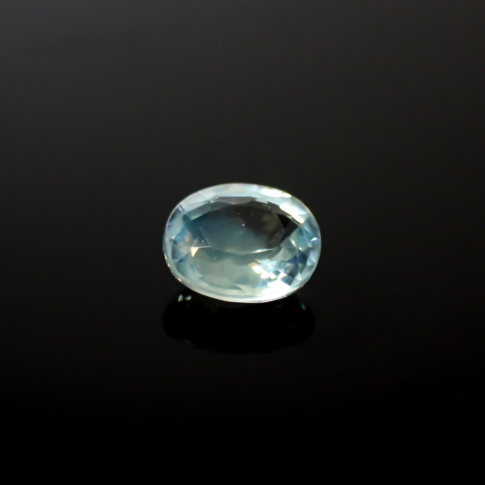 シルキーアレキサンドライト タンザニア産 0.79ct [241129511]5.9x5.1mm前後
