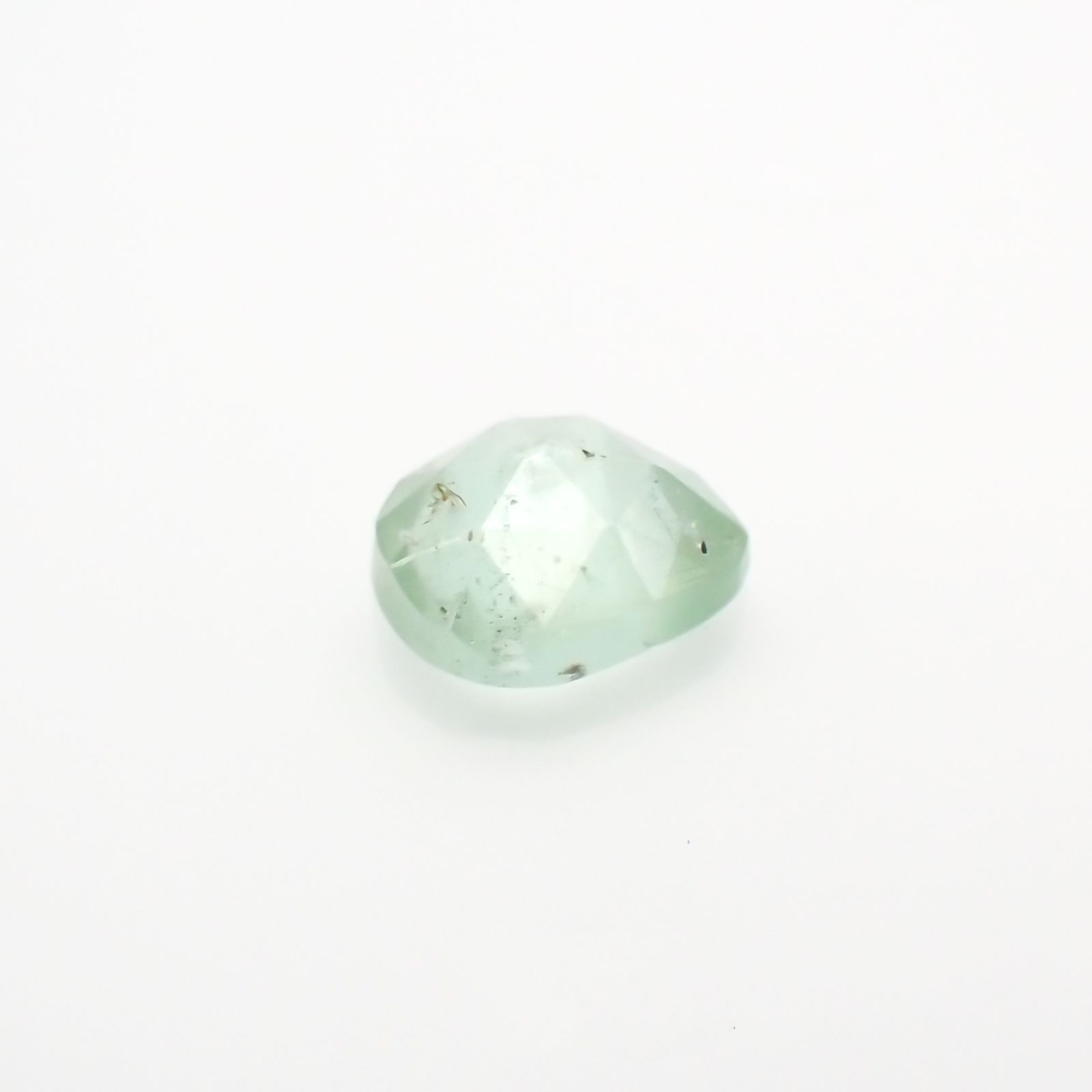 ◇ローズカット◇バナジウムコーネルピン(宝石名コーネルピン)タンザニア・タンガ州産 0.62ct 識別済[220115553]5.3x5mm前後