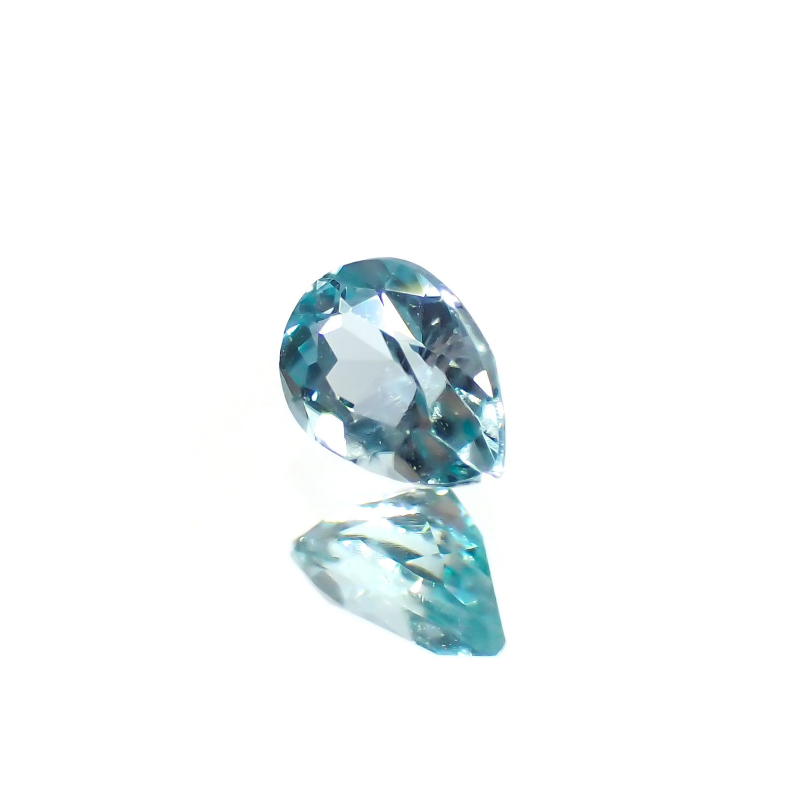 グランディディエライト(宝石名グランディディエライト)マダガスカル産 識別済 0.24ct / 4.5x3.2mm前後 [260414803]