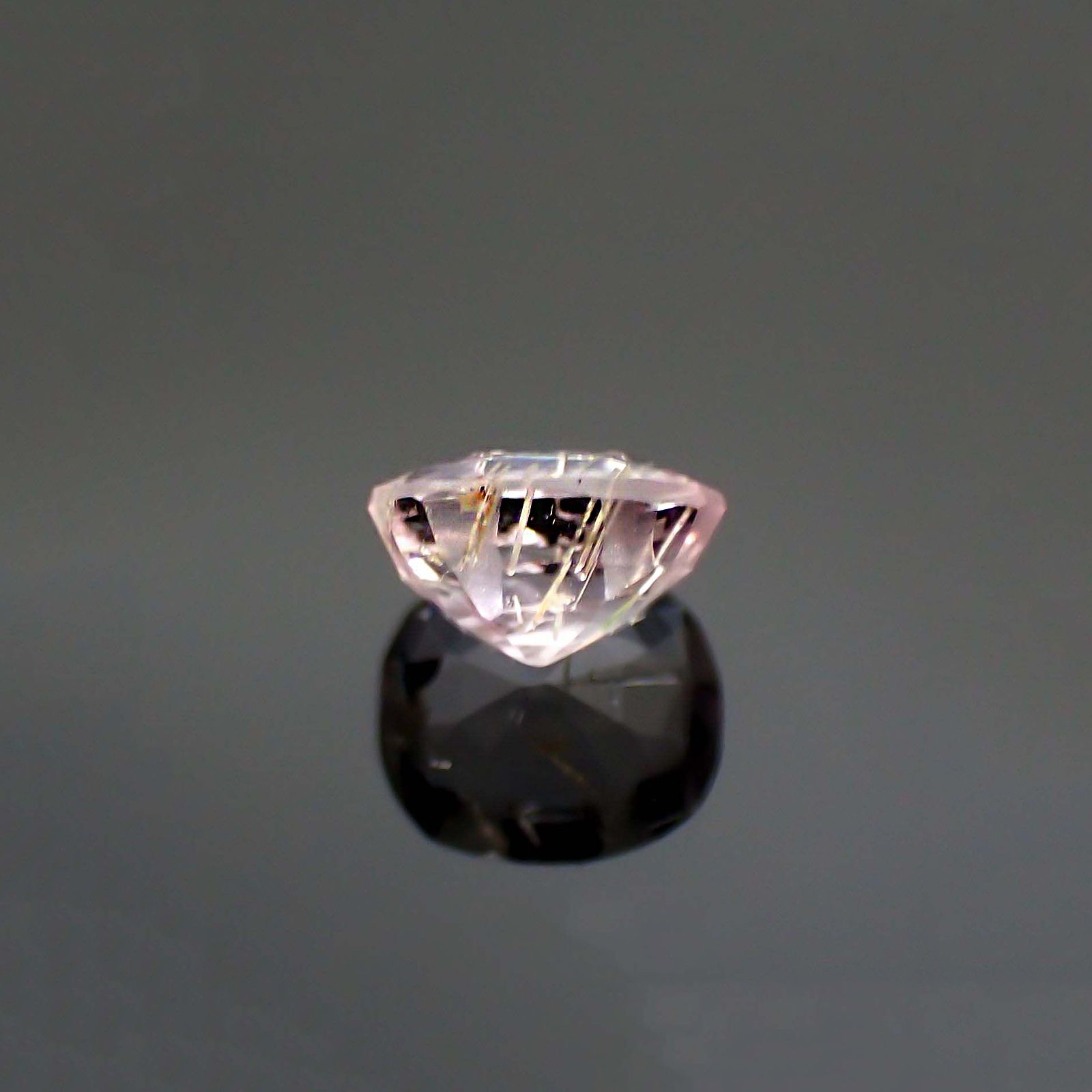 ポードレッタイト(宝石名ポードレッタイト)ビルマ産 ソ付(彩珠) 0.318ct / 4.7x4.1mm前後 [260722814]
