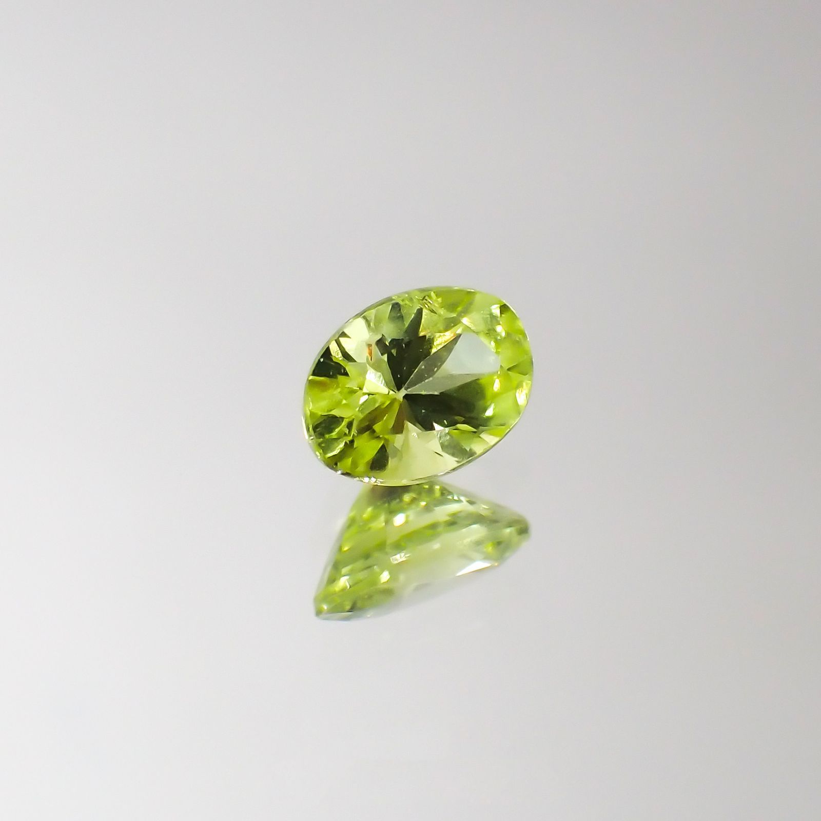 パロットクリソベリル(宝石名クリソベリル)インド産 0.50ct 識別済[220616418]5.7x4mm前後