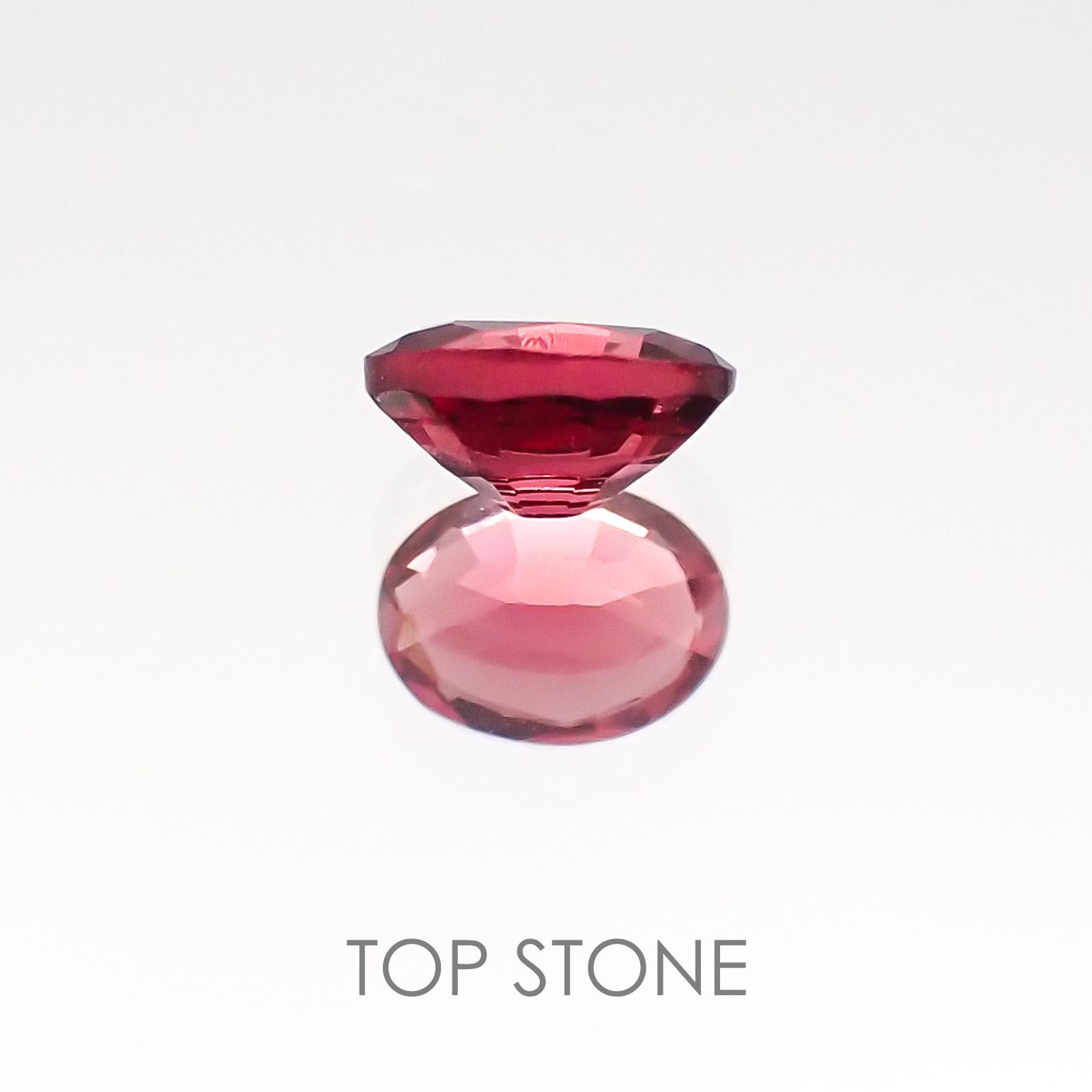 レッドスピネル タンザニア産 ルース 0.21ct[20117695]4.1×3.1mm前後