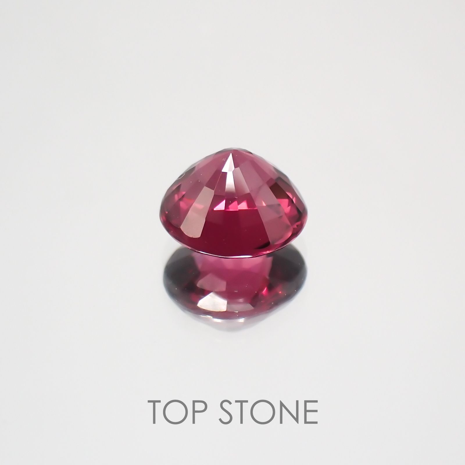 ロードライトガーネット ブラジル産 ルース 1.22ct[21059675]6.1×6.1mm前後 | TOP STONE(トップストーン)