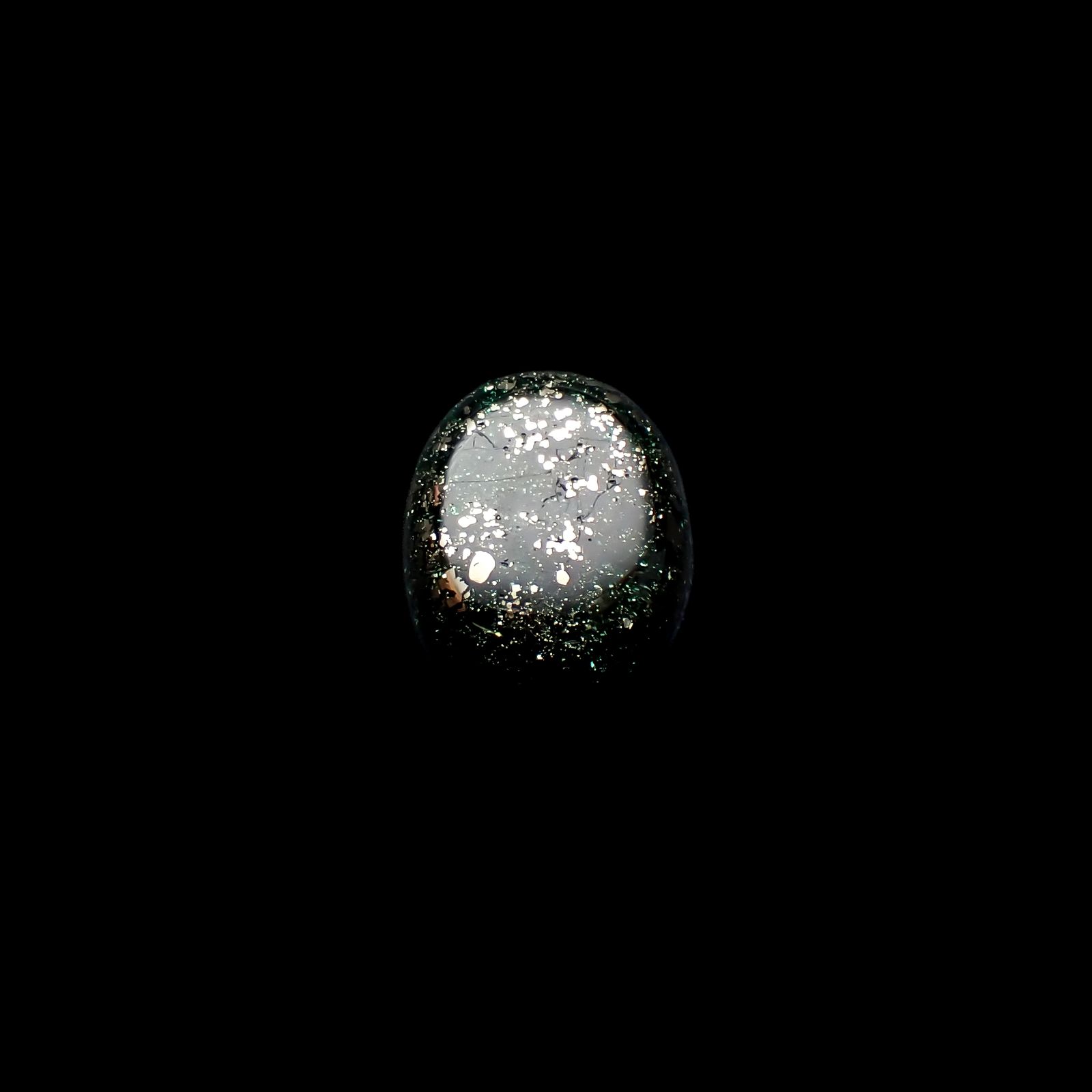 パイライトインエメラルド コロンビア産 2.53ct [241029303]9.8x8.3mm前後