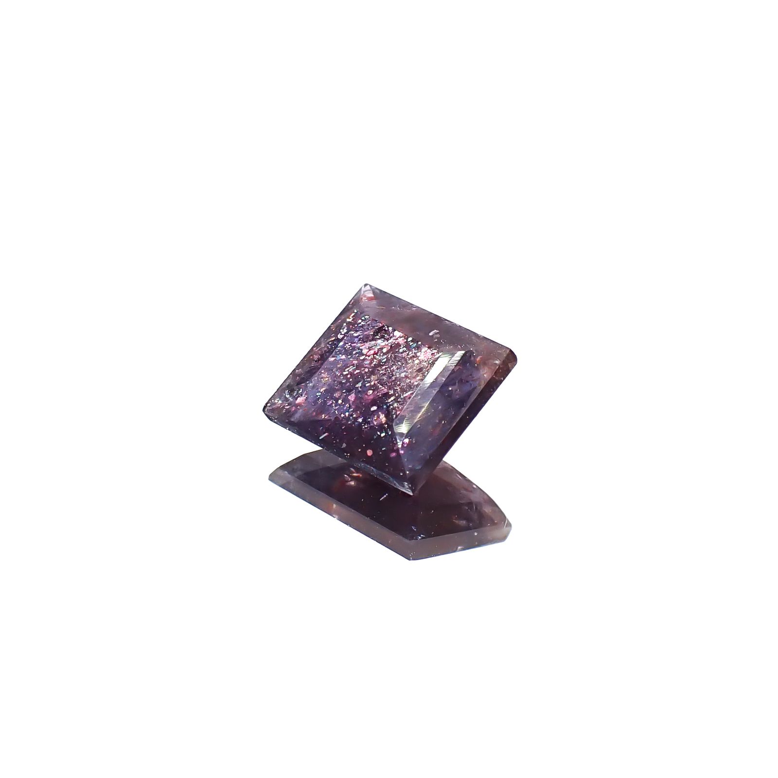 ブラッドショットアイオライト インド産 1.89ct [241129461]8.2x7.4mm前後