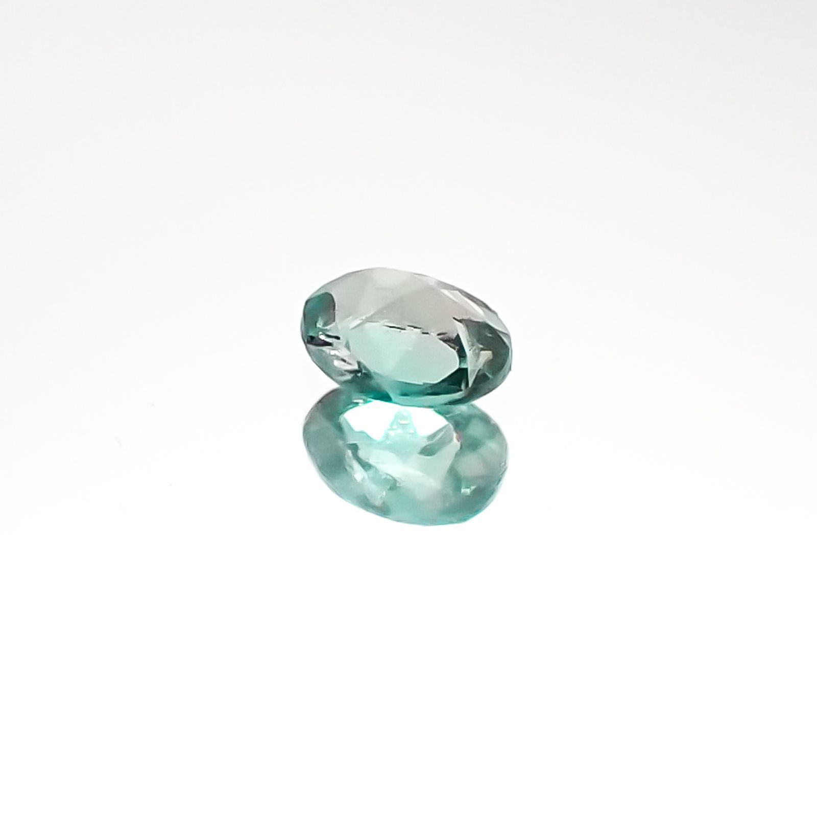 アレキサンドライト ブラジル産 ルース 0.06ct[20095554]2.7×2.2mm前後