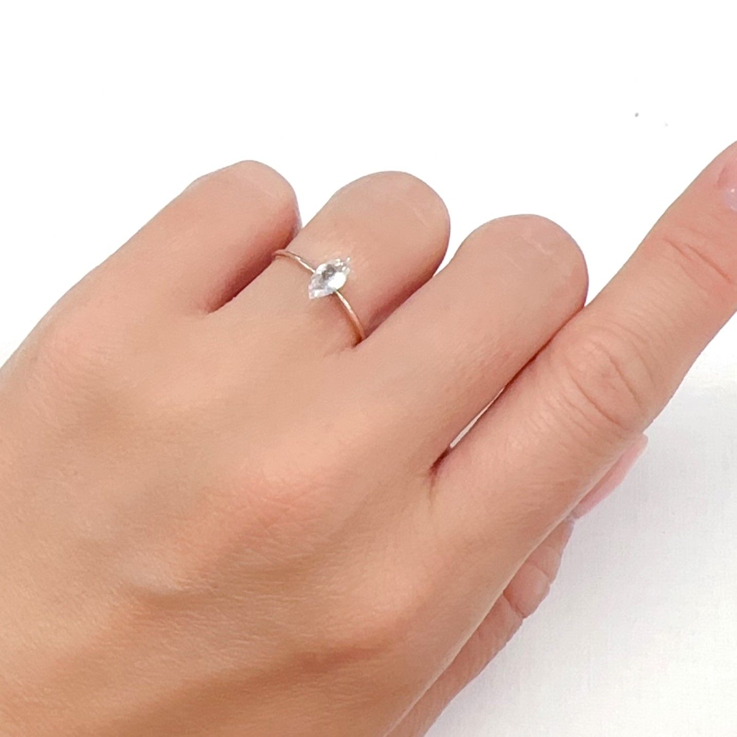 フェナカイト ブラジル産 0.46ct[240427264]7.6x3.9mm前後