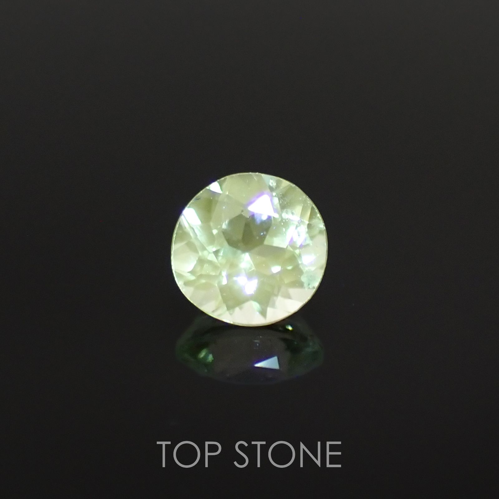 バナジウムコーネルピン(宝石名コーネルピン)タンザニア・タンガ州産 0.42ct 識別済[230320926]4.6x4.4mm前後