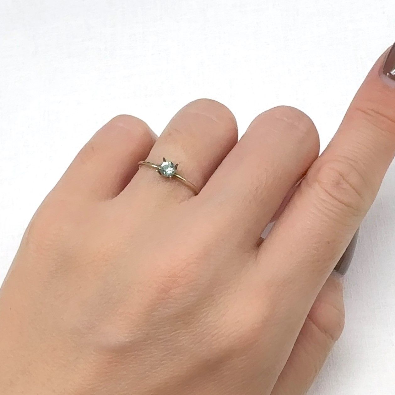 リバースカラーチェンジジルコン ミャンマー・モゴック産 0.28ct[240929174]3.8x3.7mm前後
