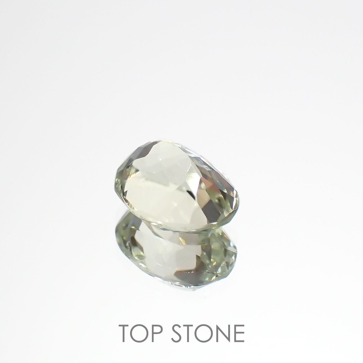 シリマナイト(宝石名シリマナイト)インド産 1.54ct 識別済[221018464]8.1x6.2mm前後