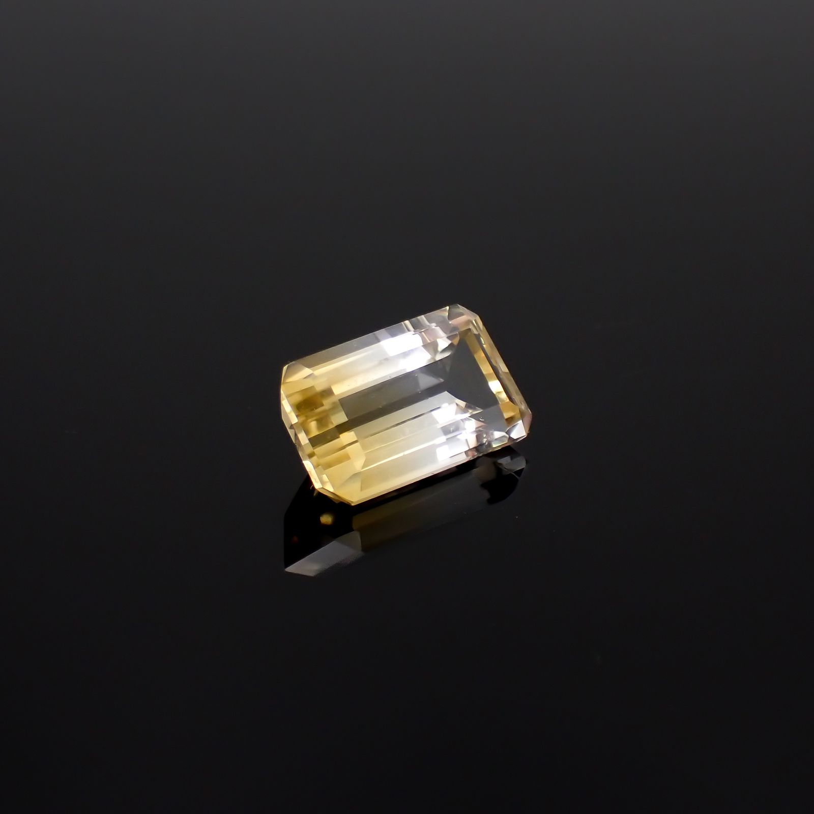 バイカラーシトリン ブラジル・ミナスジェライス州産 6.05ct[240326460]14.1x8.5mm前後
