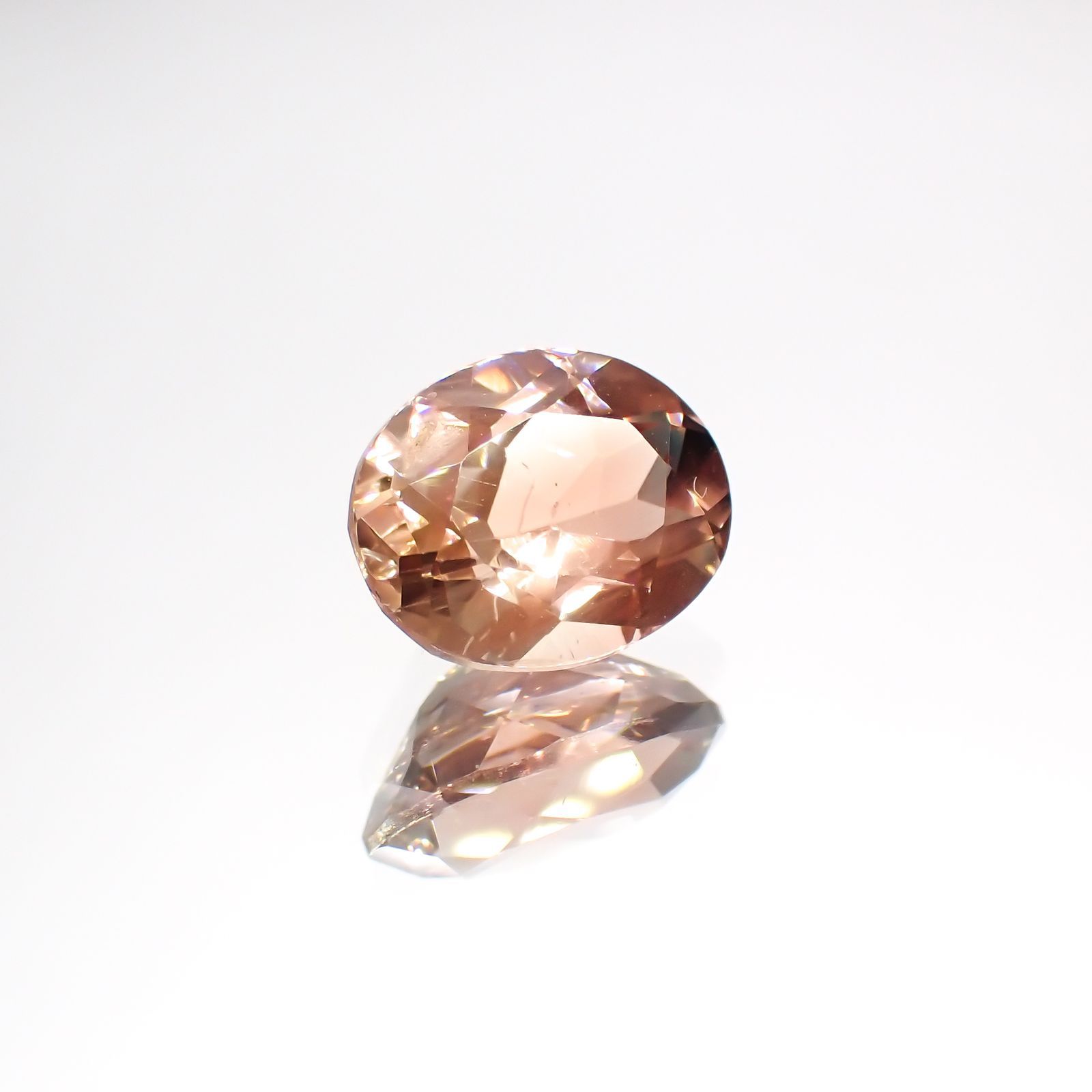 オレゴンサンストーン(宝石名ラブラドライト)アメリカ・オレゴン州産 1.36ct 識別済[230421896]8.2x6.4mm前後