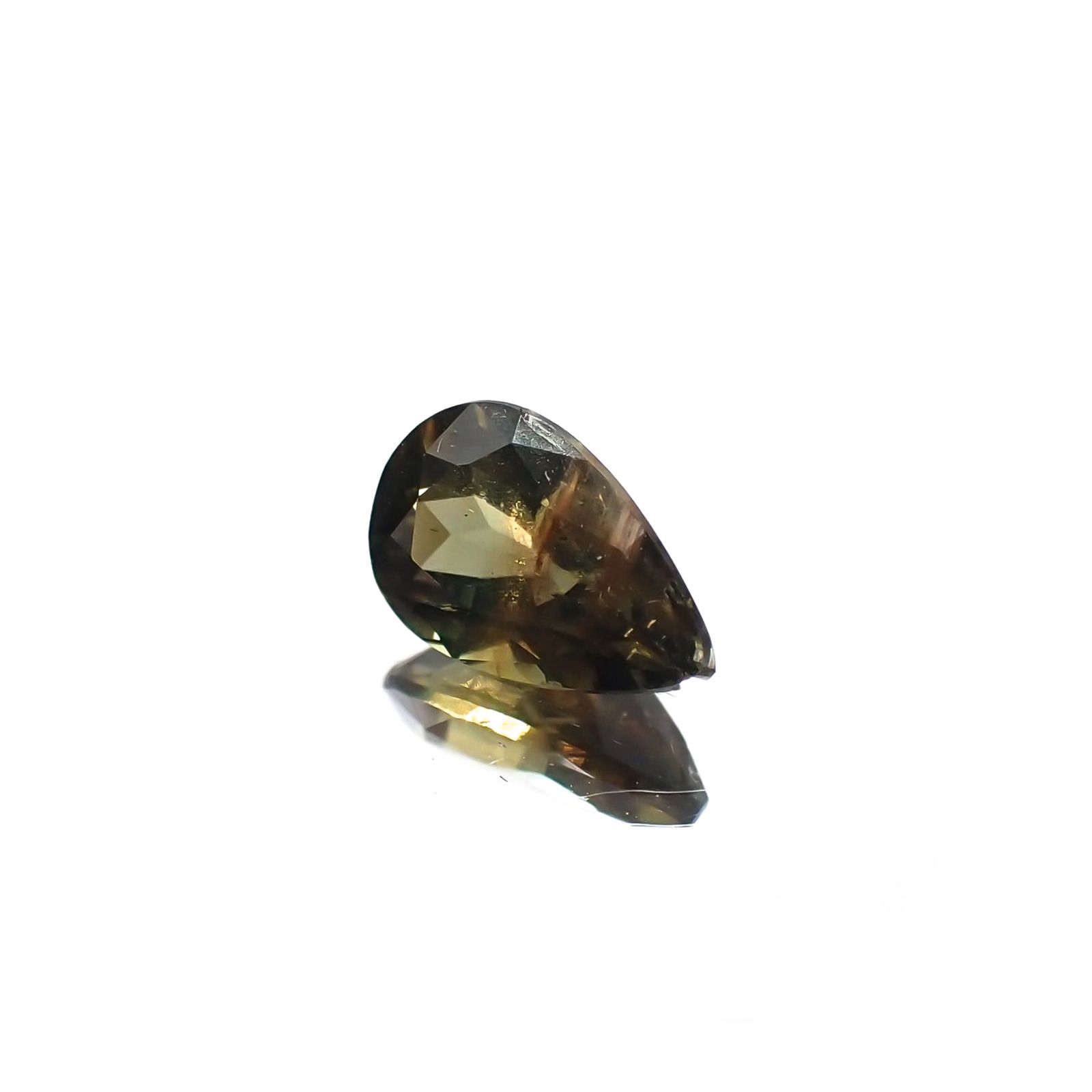ゴールドシーンサファイア 非加熱(宝石名シーン・サファイア) ケニア産 1.007ct ソ付(彩珠)[250712072]7.5×4.8mm前後
