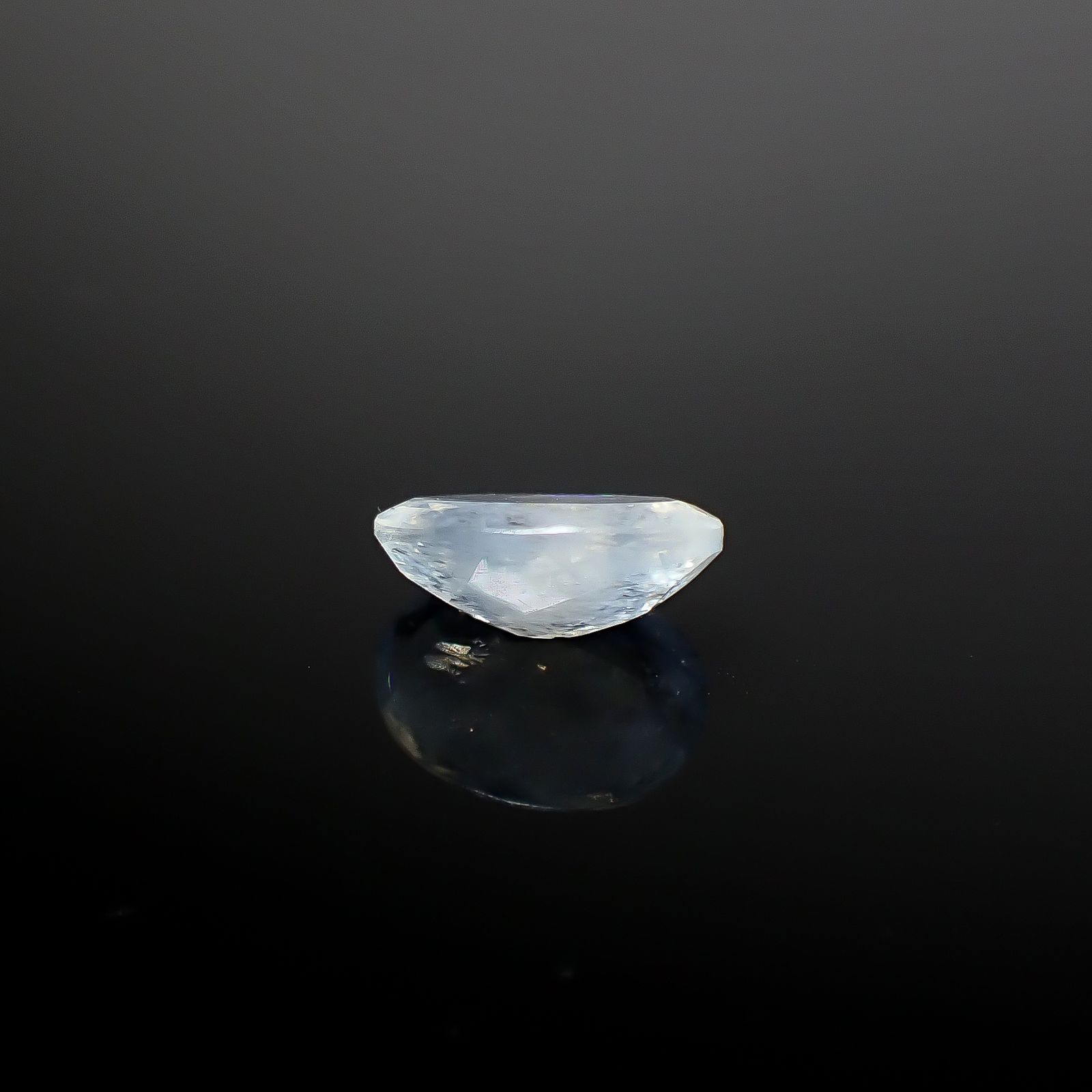 イリデッセンスアクアマリン ブラジル産 1.78ct [250730712]9.7x7.4mm前後