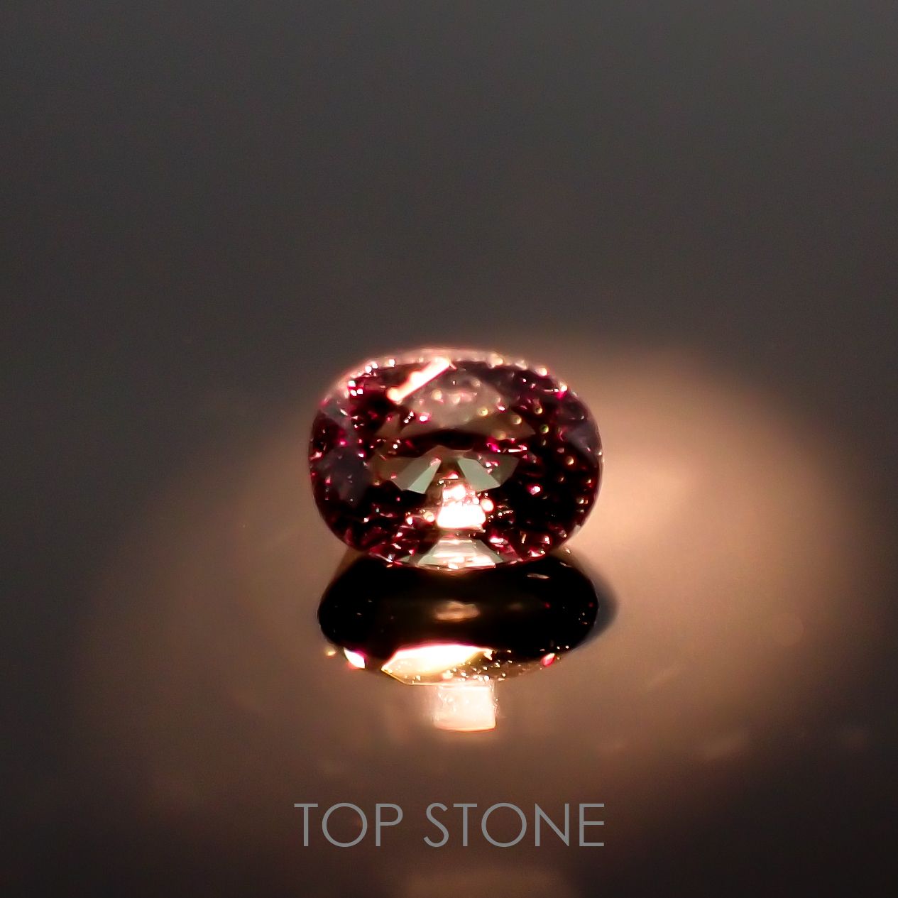 カラーチェンジガーネット(アレキタイプ)(宝石名ガーネット/カラーチェンジタイプ) マダガスカル・ベキリー産 0.55ct 識別済[210711807]4.8×3.6mm前後