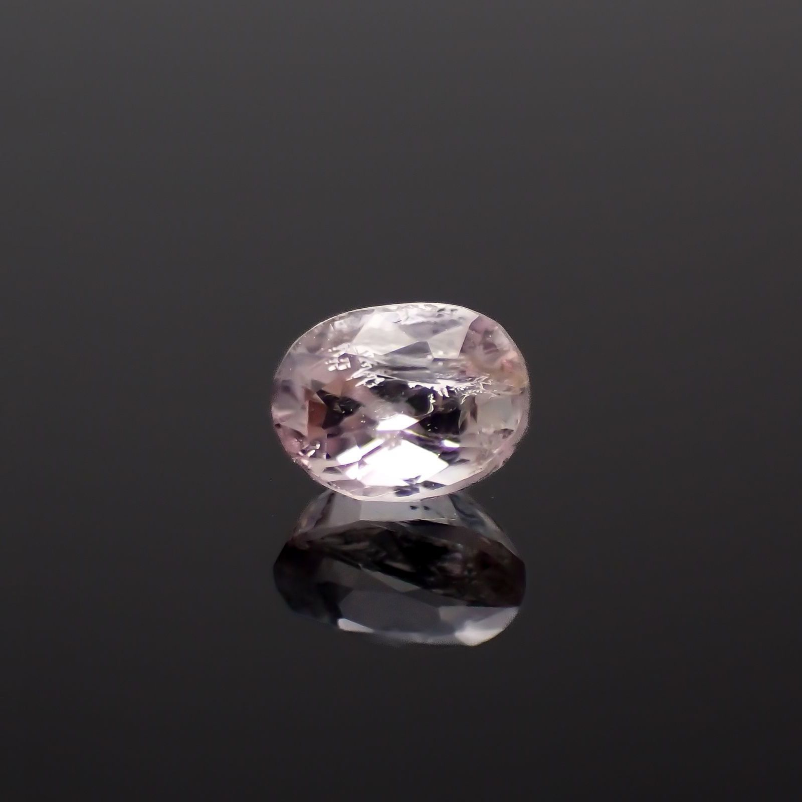 ピンクポードレッタイト (宝石名ポードレッタイト )ビルマ産 ソ付(彩珠) 0.306ct / 4.6x3.5mm前後 [231023921]