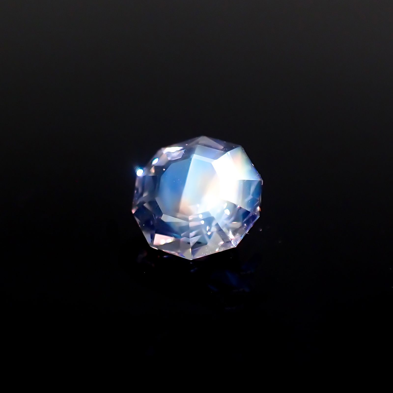 ◇カスタムカット◇レインボームーンストーン マダガスカル産 1.06ct[230923435]7.2x6.4mm前後