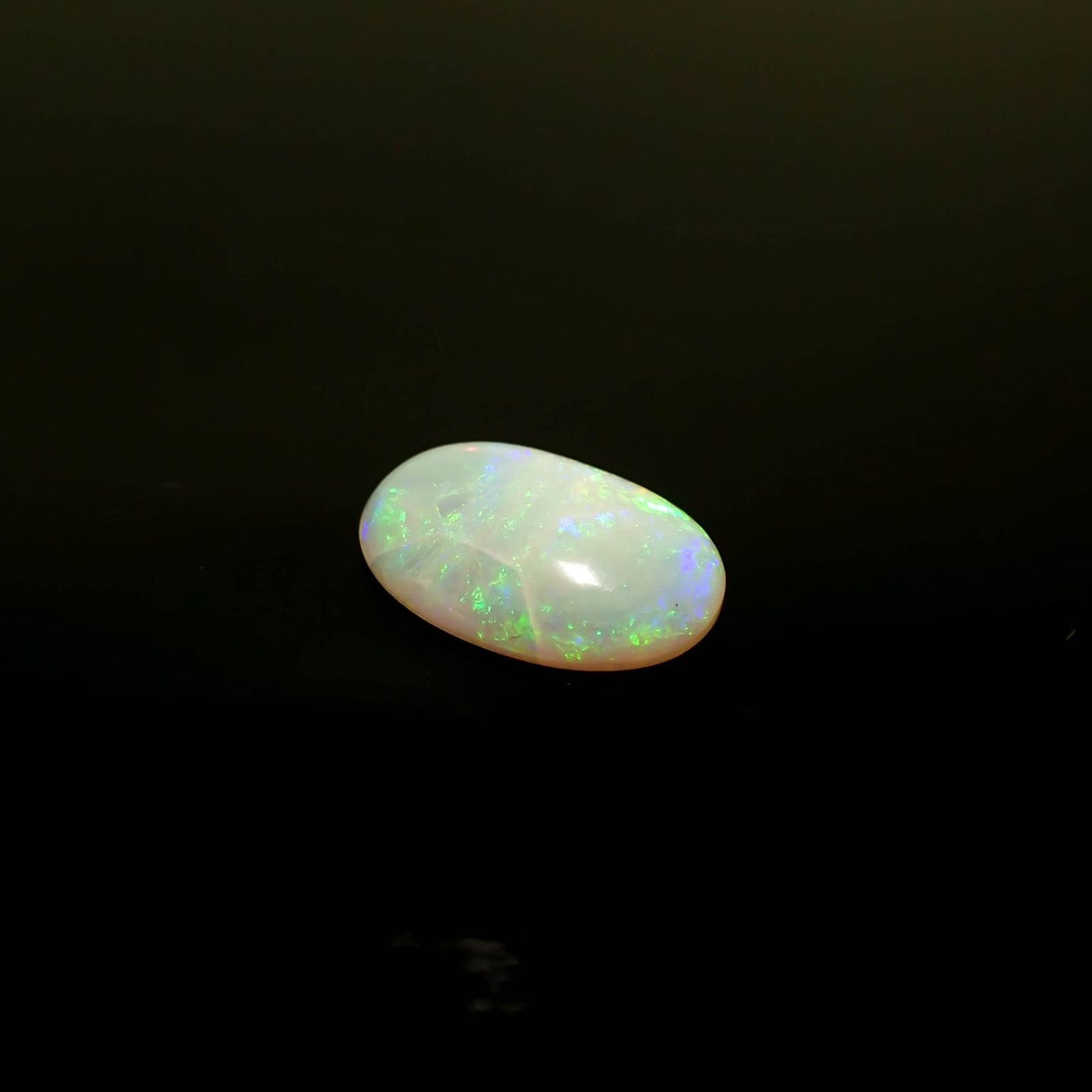 オパール オーストラリア産 2.70ct / 14.9x10.3mm前後 [231225217]