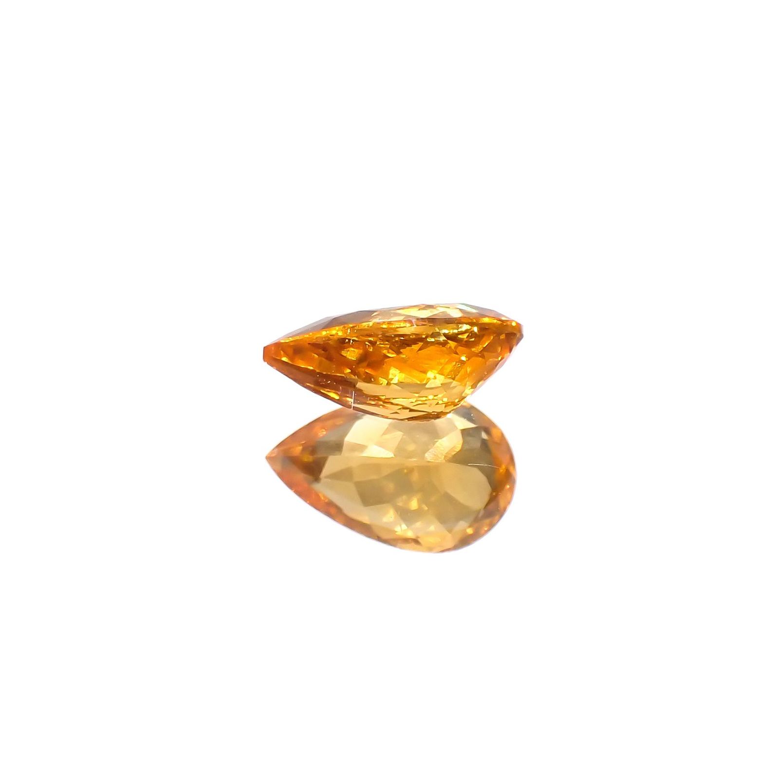 スペサルティンガーネット マンダリンオレンジカラー(宝石名ガーネット)ナイジェリア産 0.80ct 識別済[230923392]7.3x4.6mm前後