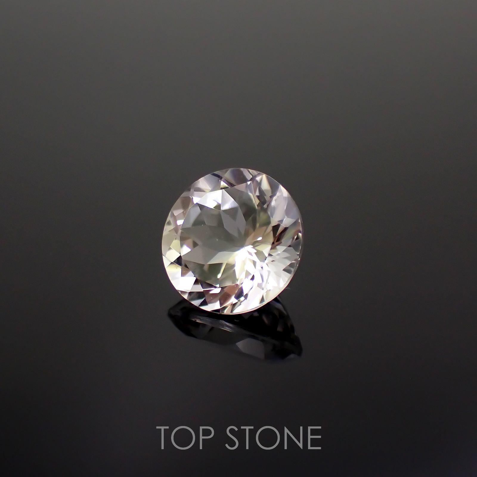 ダンビュライト(宝石名ホワイト・ダンブライト)メキシコ産 3.72ct 識別済[221018895]10x10mm前後