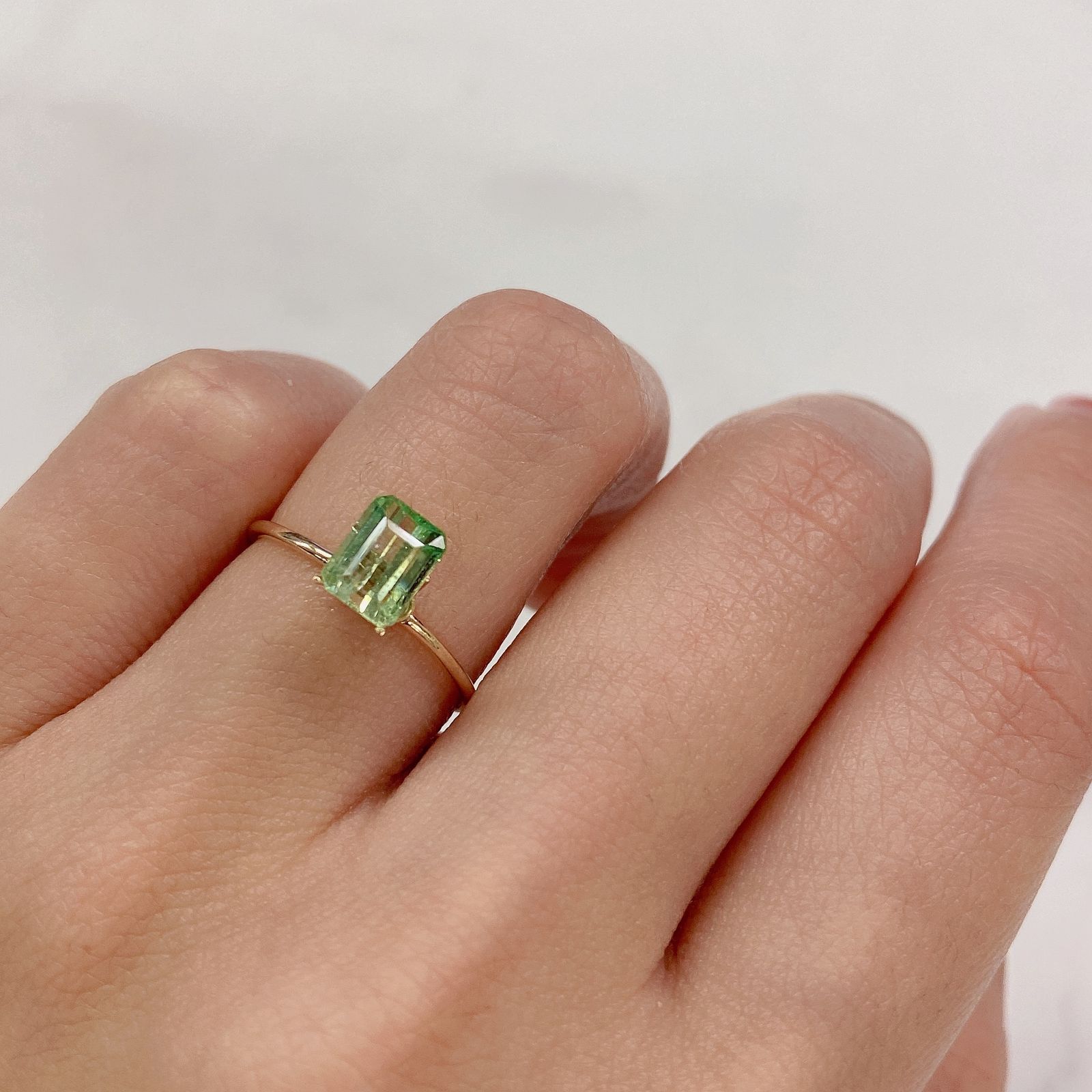 バイカラーツァボライト(宝石名グリーン グロッシュラー・ガーネット) タンザニア産 1.19ct 識別済[210711908]6.5×5mm前後