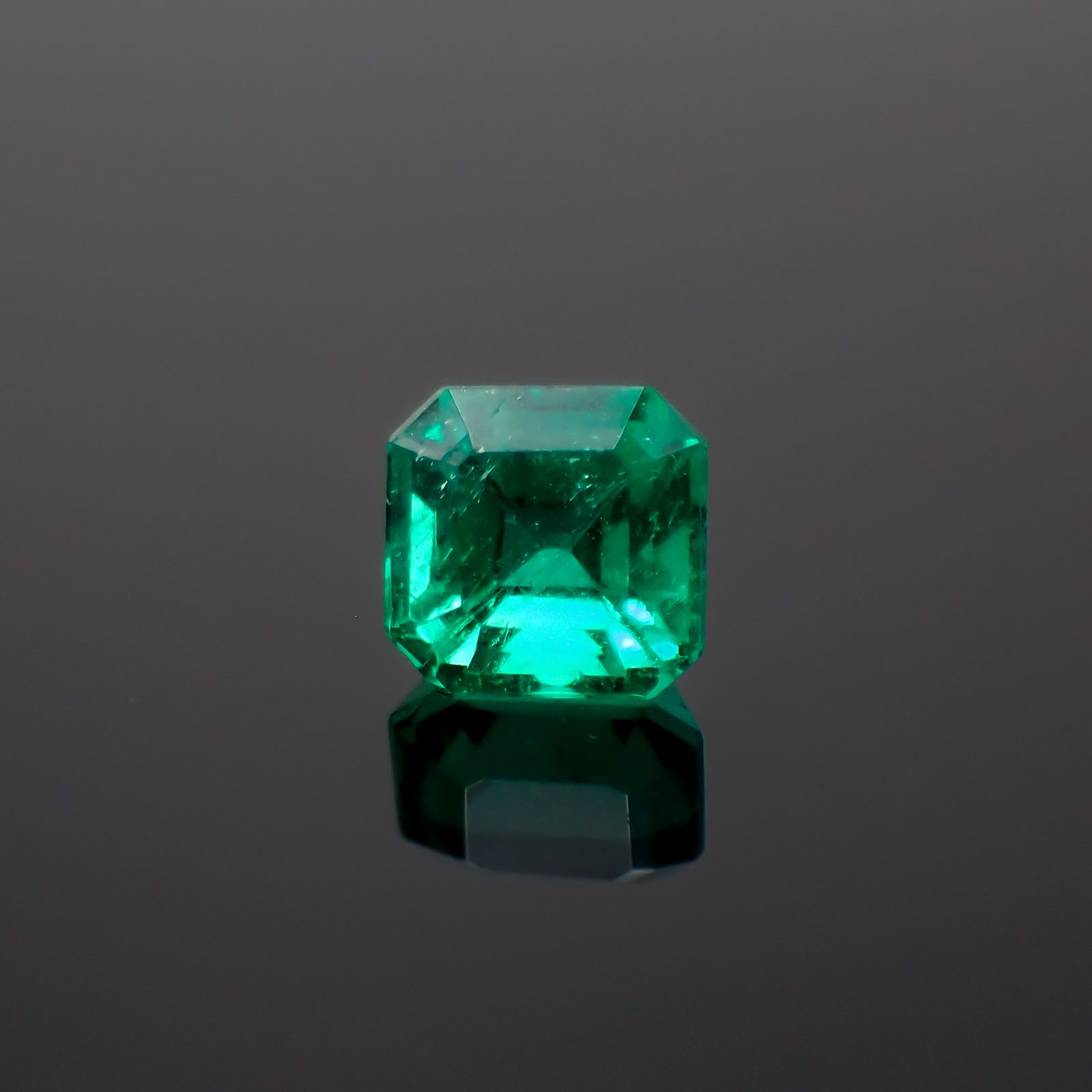 エメラルド コロンビア産 0.54ct[230421709]4.5x4.7mm前後