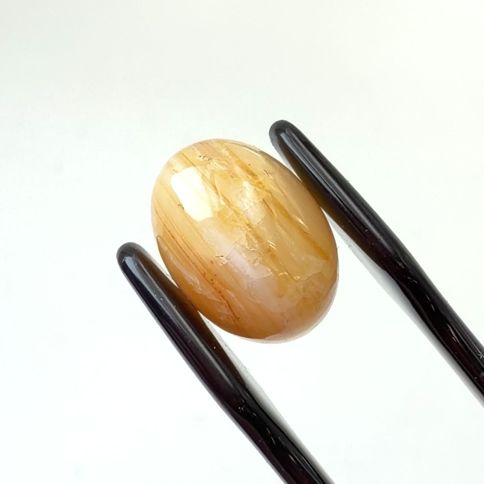 北海道オパール 北海道河東郡鹿追町然別産 5.29ct / 12.9x9.4mm前後
