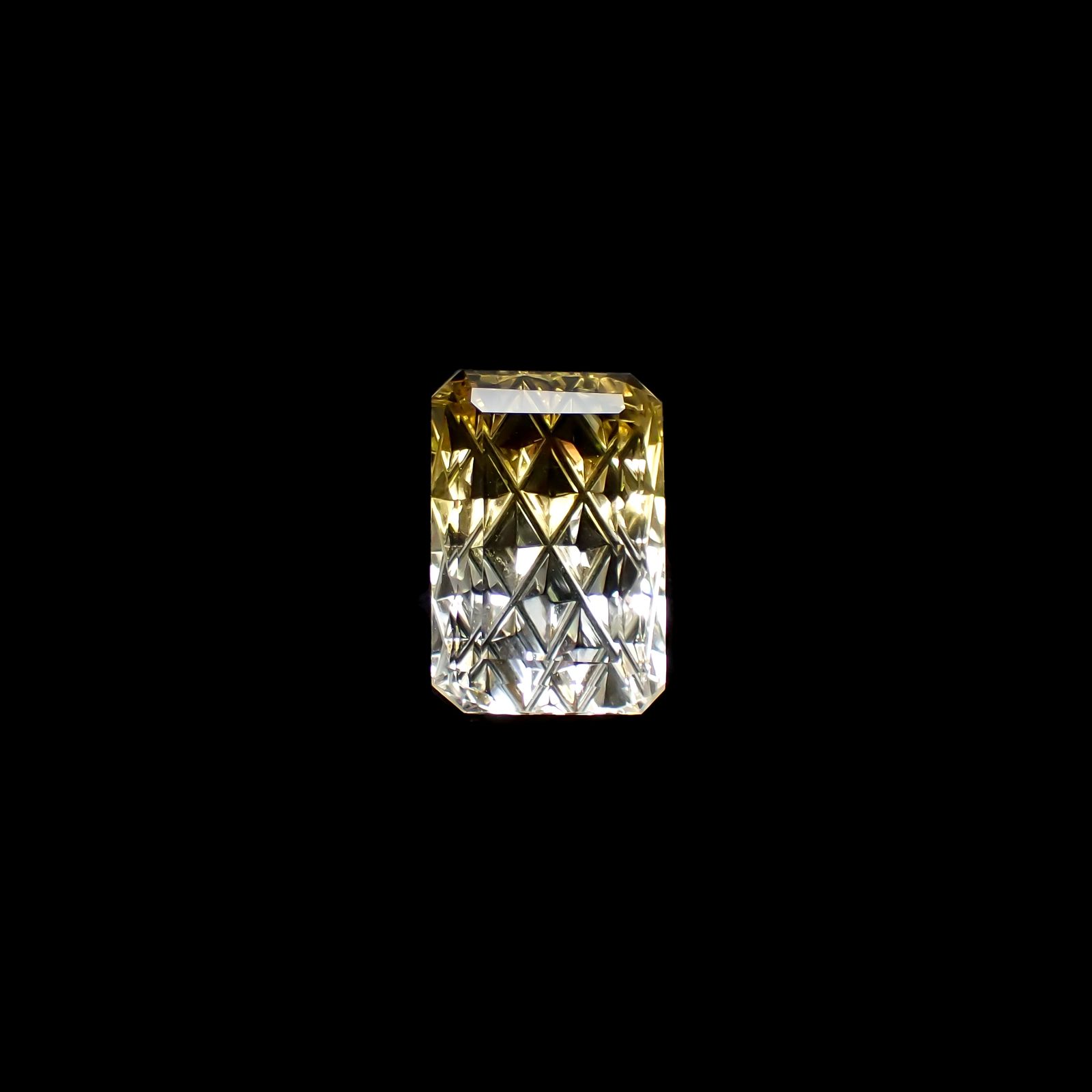 ◇甲州貴石切子Plus Three◇バイカラーシトリン カード付き ブラジル・ミナスジェライス州産 3.97ct[240628256]12.3x8.3mm前後