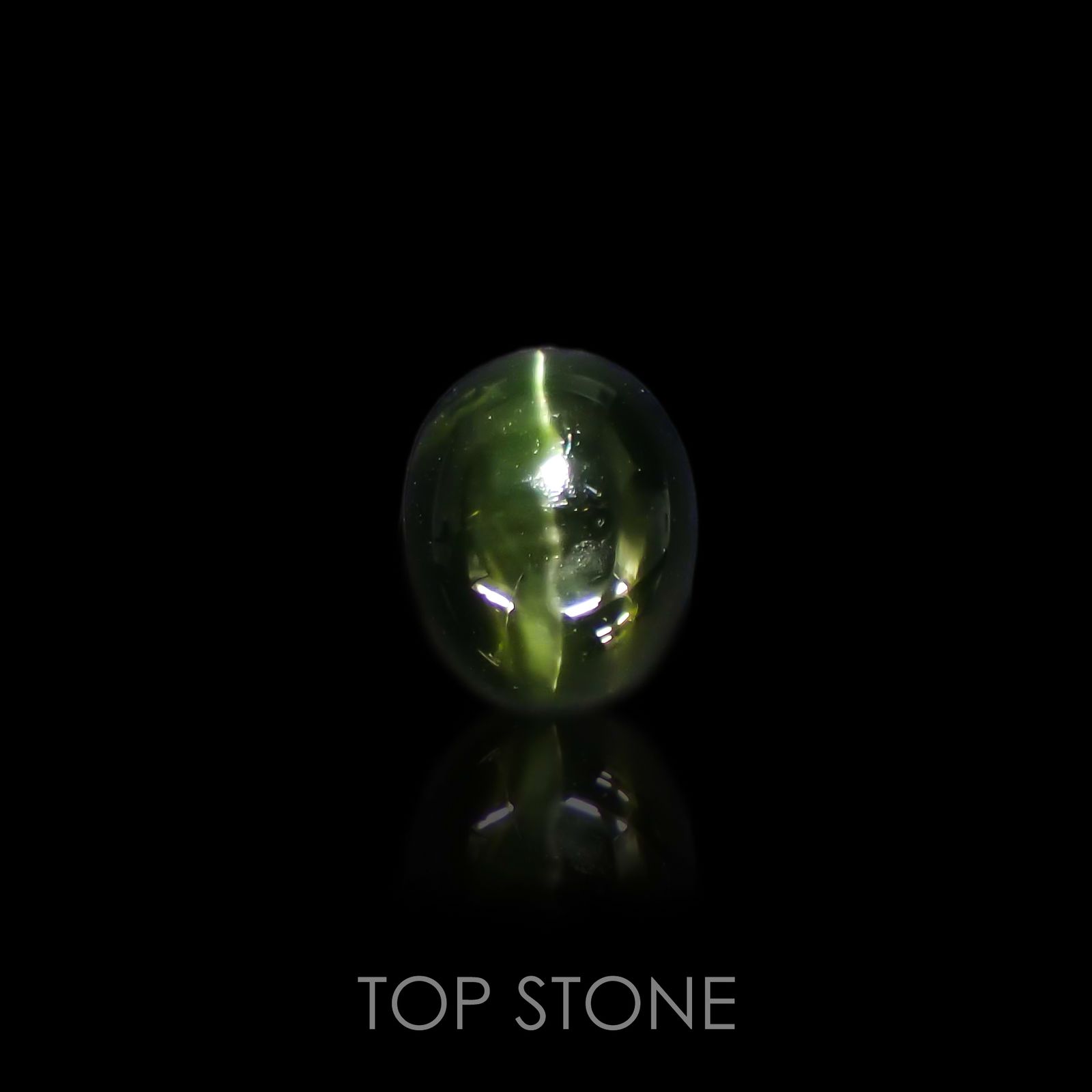 ダイオプサイドキャッツアイ(宝石名ダイオプサイド・キャッツアイ) ロシア産 4.13ct 識別済[19111591]9.8×8mm前後
