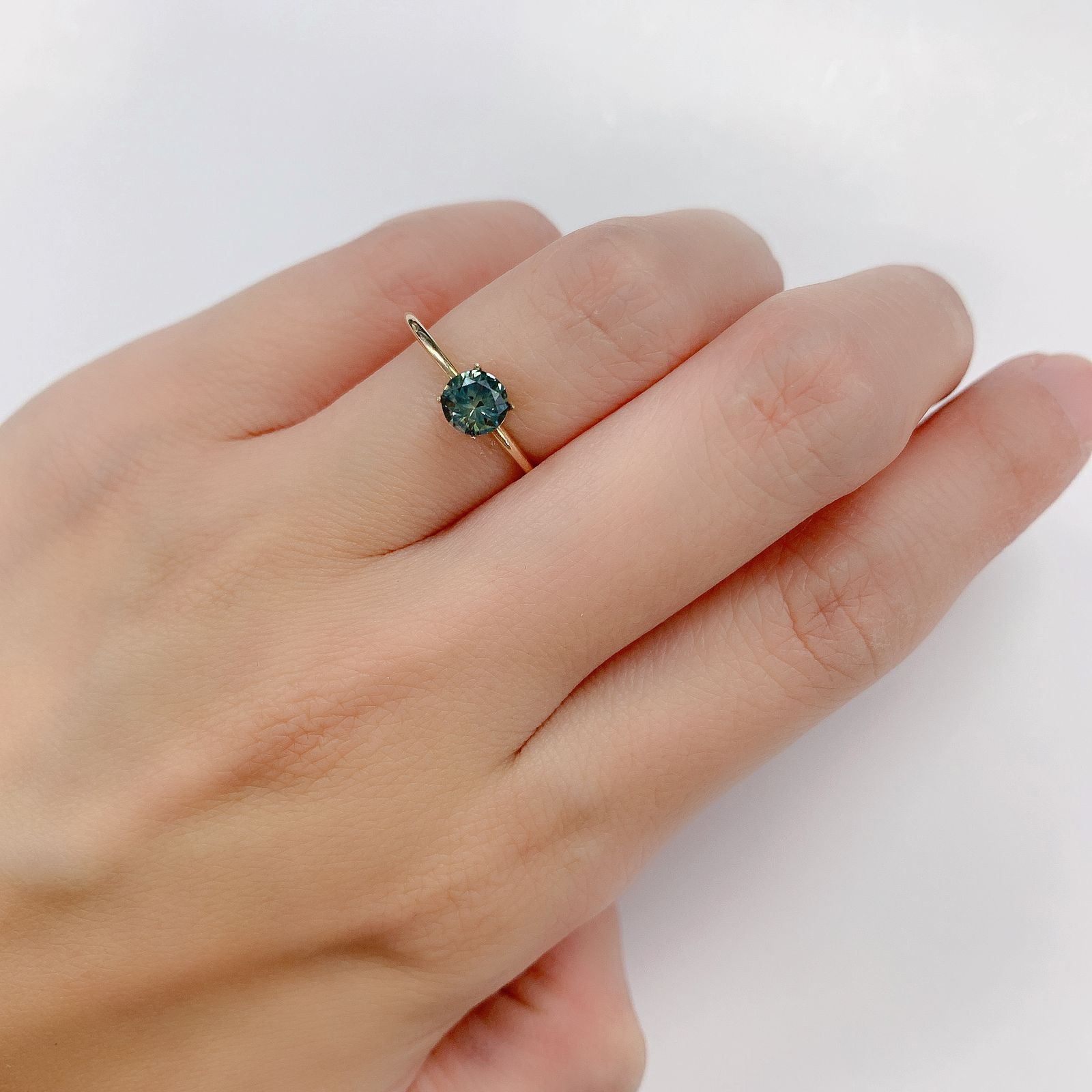 バイカラーサファイア(宝石名バイカラー・サファイア)タンザニア/マダガスカル産 0.52ct 識別済[220113892]5x5mm前後