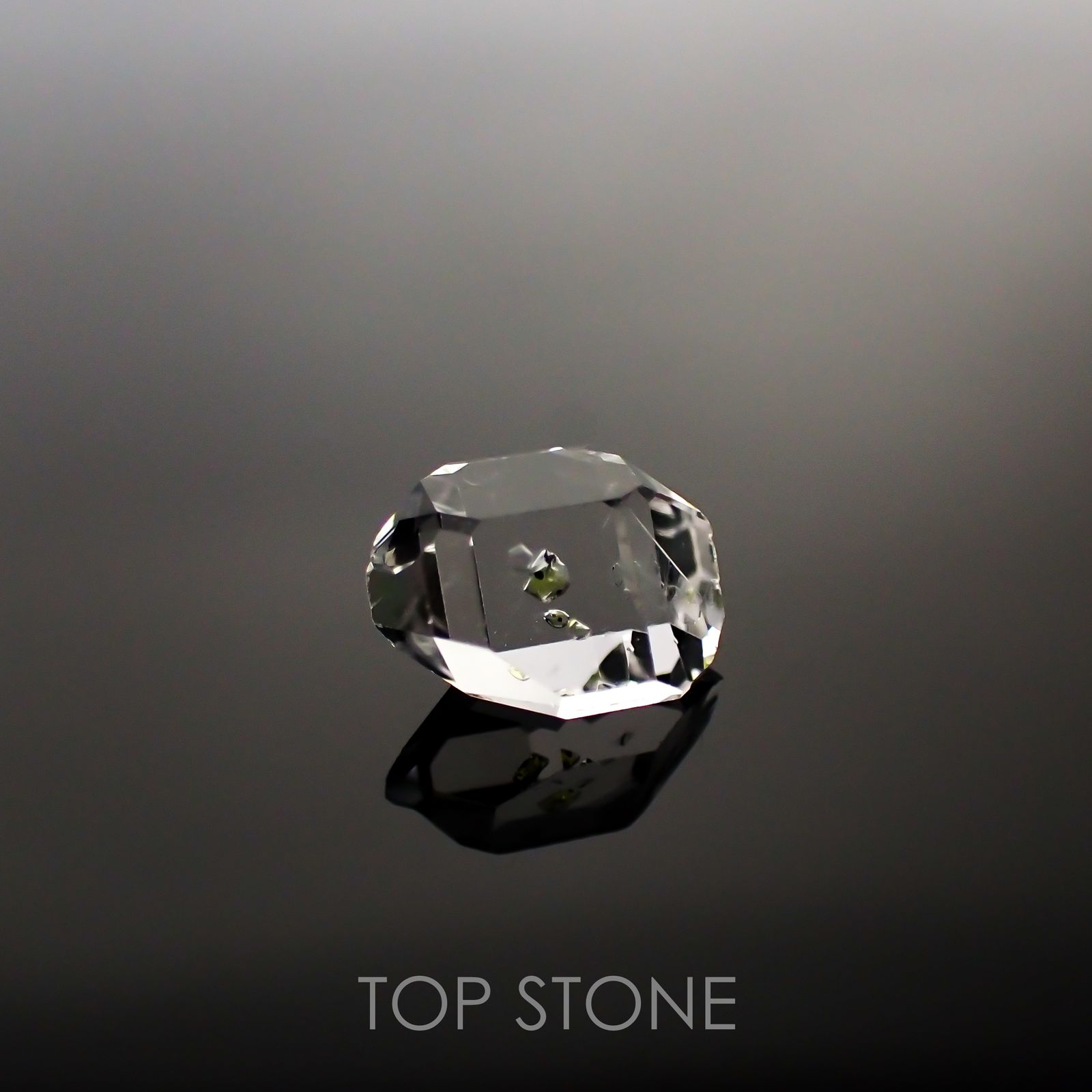 オイルインクォーツ パキスタン産 ルース 3.45ct[210811438]11.6×8.7mm前後
