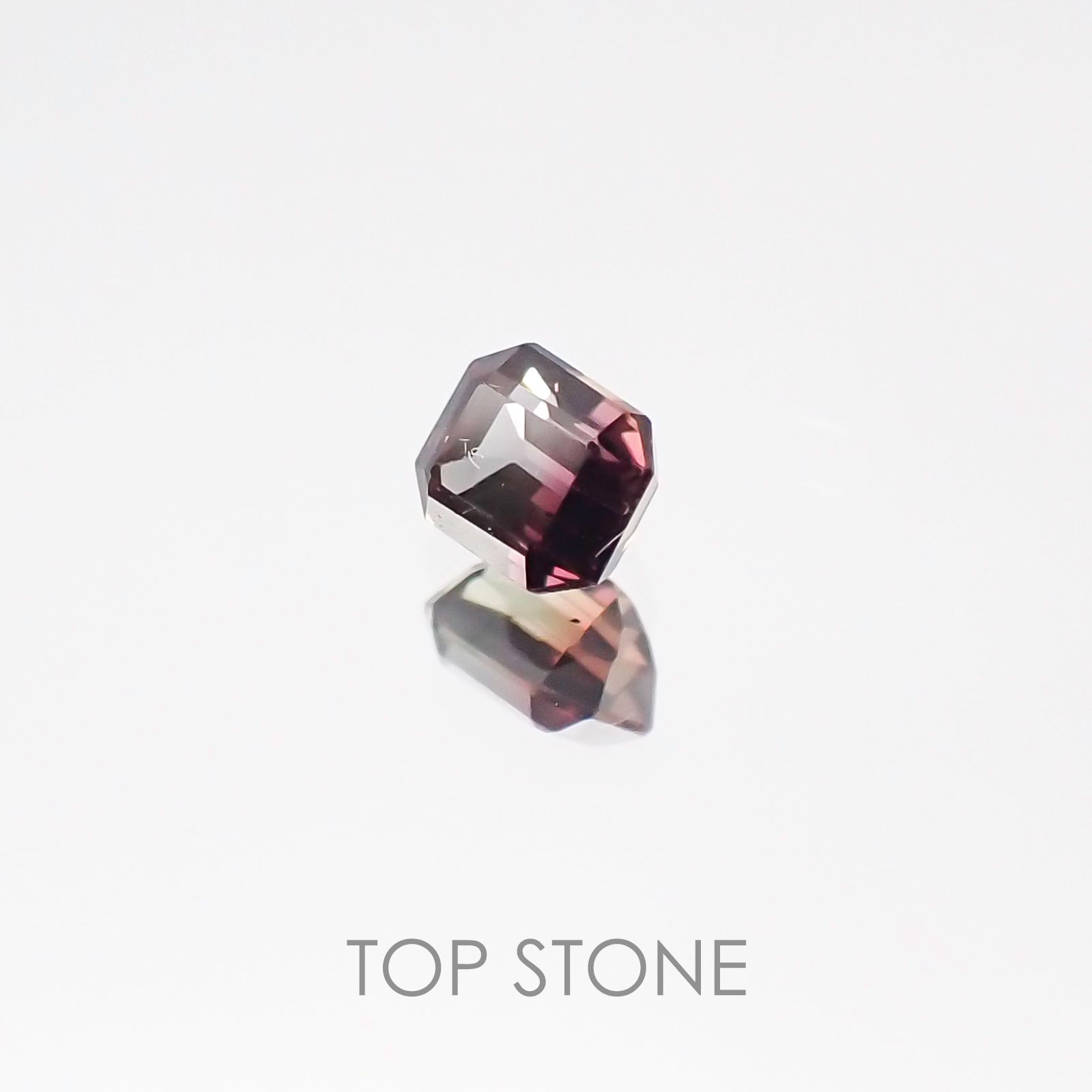 バイカラーサファイア タンザニア産 ルース 0.19ct[20106696]3.1×2.7mm前後