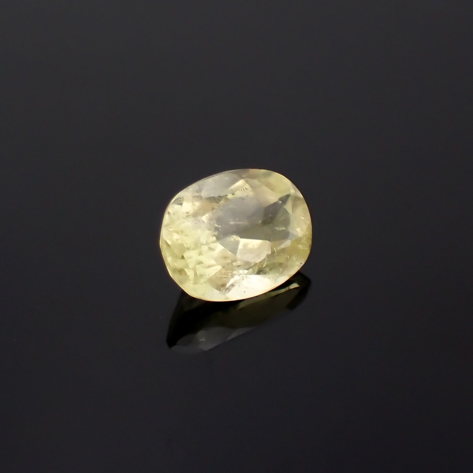 ブラジリアナイト(宝石名ブラジリアナイト)ブラジル産 0.78ct 識別済[230220690]6.7x5.1mm前後