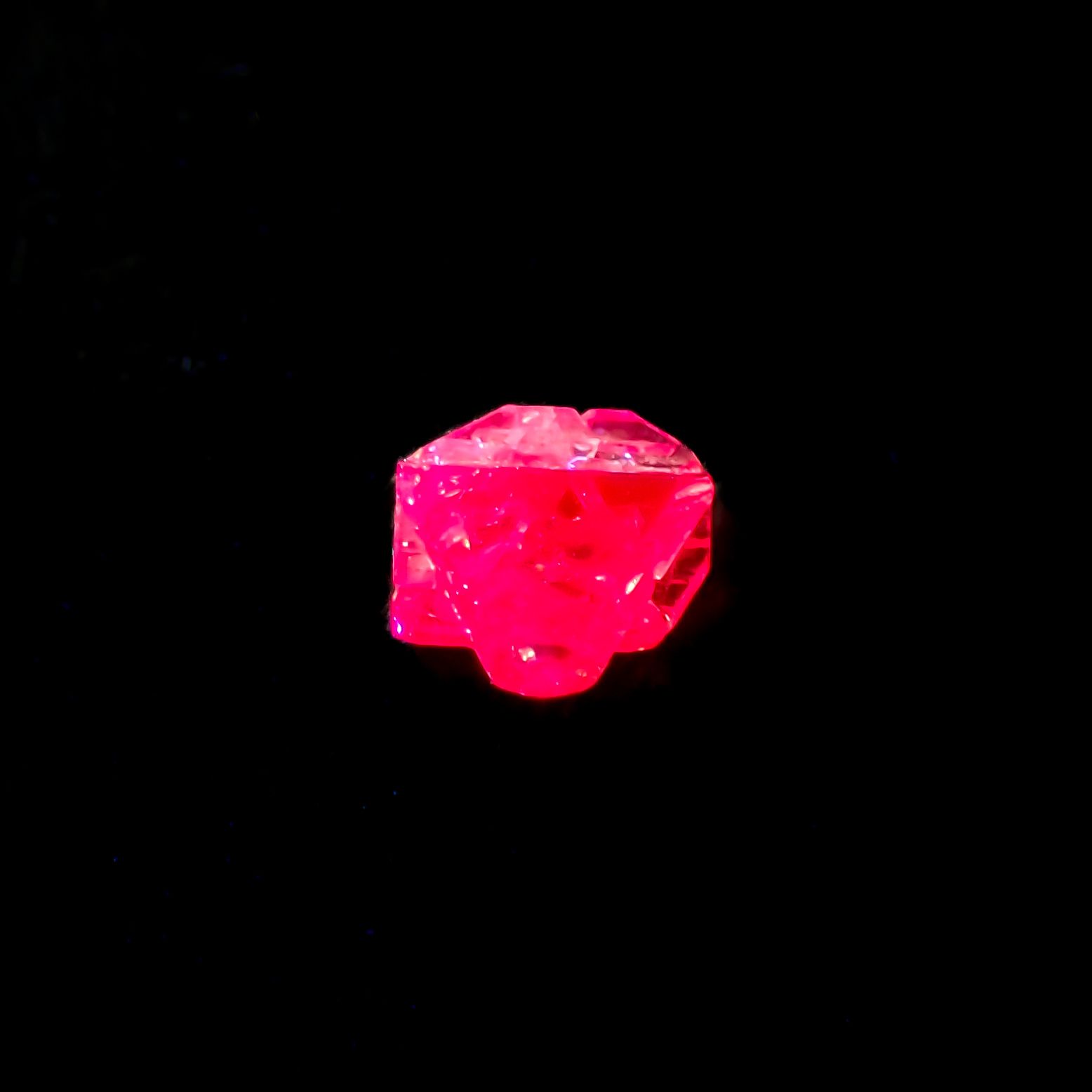 ツインクリスタルスピネル(スピネル式双晶）原石 ビルマ産 0.14ct[231124065]3.8x3.1mm前後