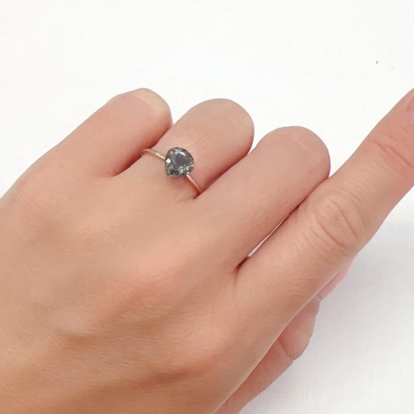 アベンチュリンアクアマリン ナイジェリア産 1.02ct[240226029]7.2x7mm前後