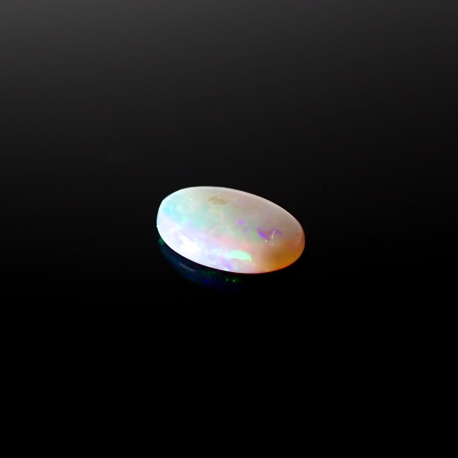 オパール オーストラリア産 0.30ct[240427327]6.8x4.8mm前後