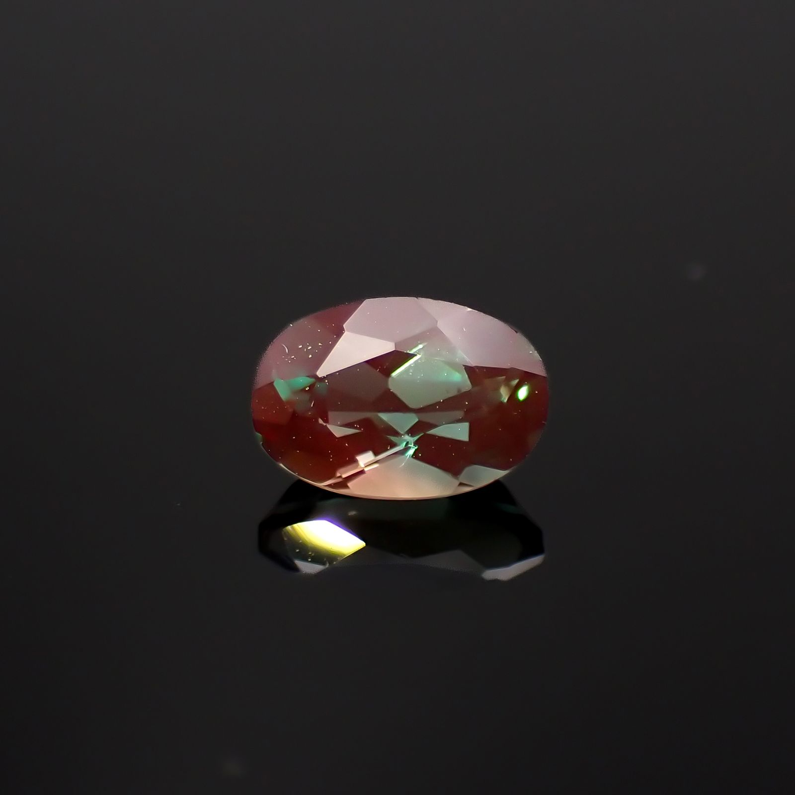 カラーチェンジアンデシン モンゴル産 0.46ct[230421474]5.9x4mm前後