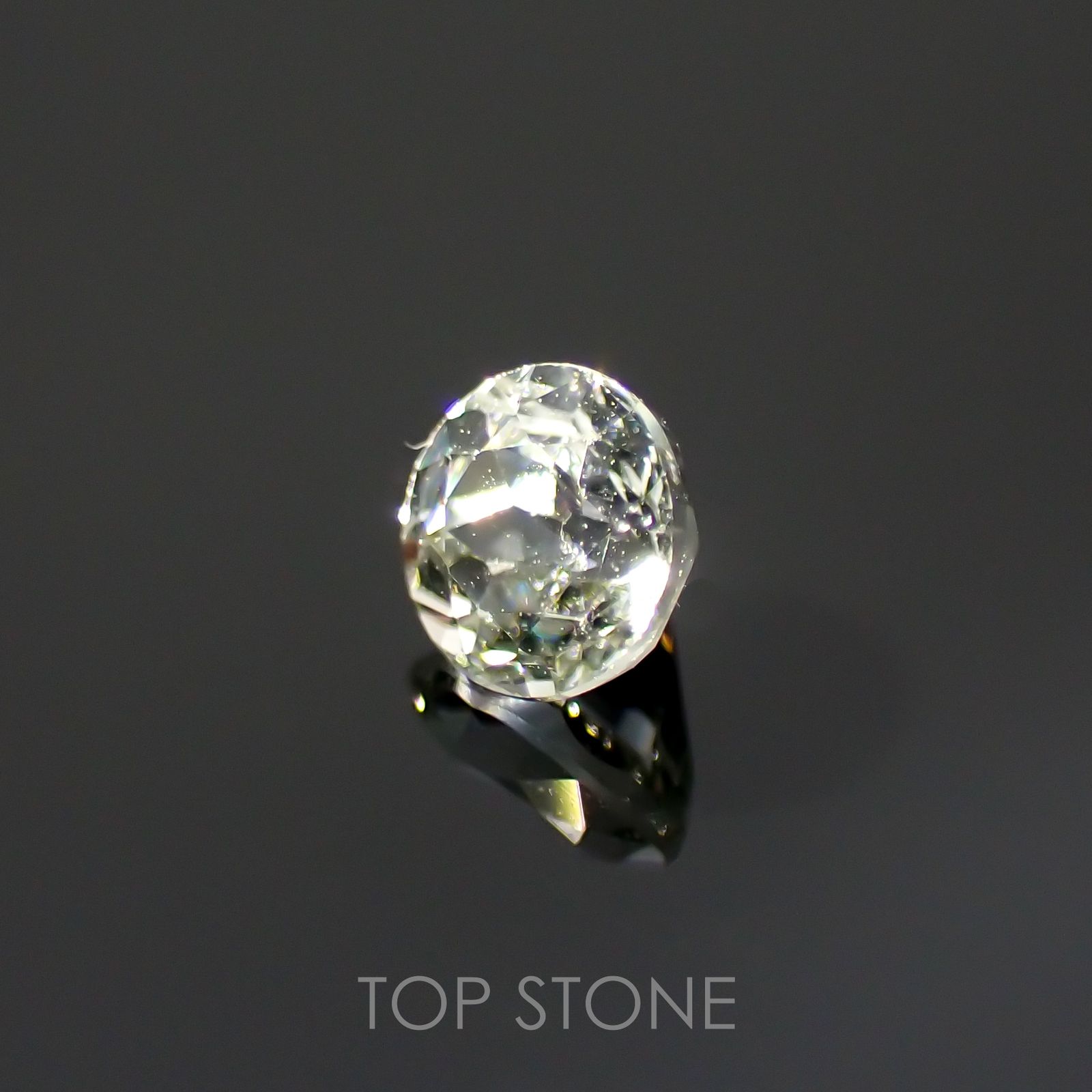 リューコガーネット(宝石名ホワイト グロッシュラー・ガーネット)ビルマ産 0.20ct 識別済[220115438]3.2x3.2mm前後