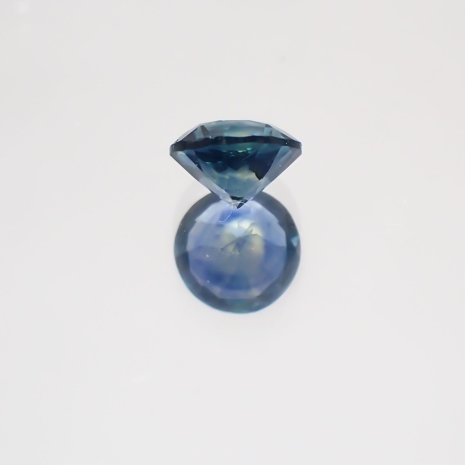 モンタナサファイア アメリカ産 ルース 0.45ct[21039466]4.4×4.4mm前後