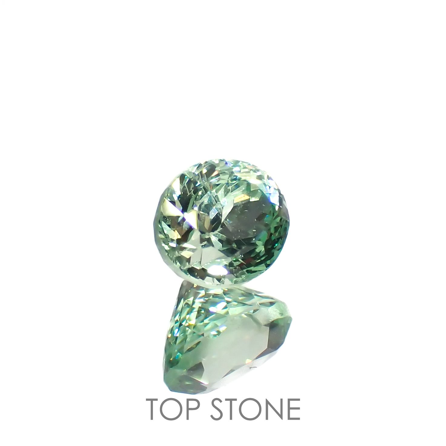 ミントガーネット(宝石名グリーン グロッシュラー・ガーネット)タンザニア産 0.61ct 識別済[221018625]5.2x4.3mm前後