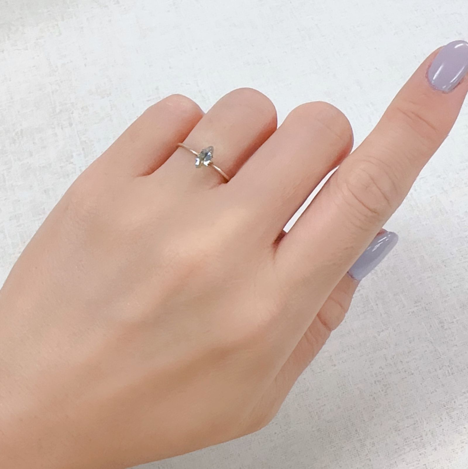 バイカラーサファイア(宝石名サファイア)スリランカ 0.27ct 識別済[230823025]5.7x2.9mm前後