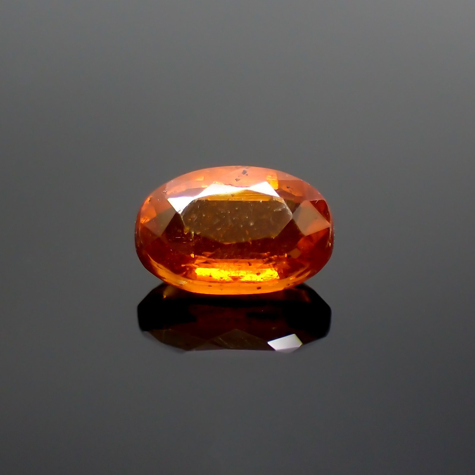 オレンジカイヤナイト(宝石名カイヤナイト) ネパール産 0.63ct 識別済[210310586]6.1×4mm前後
