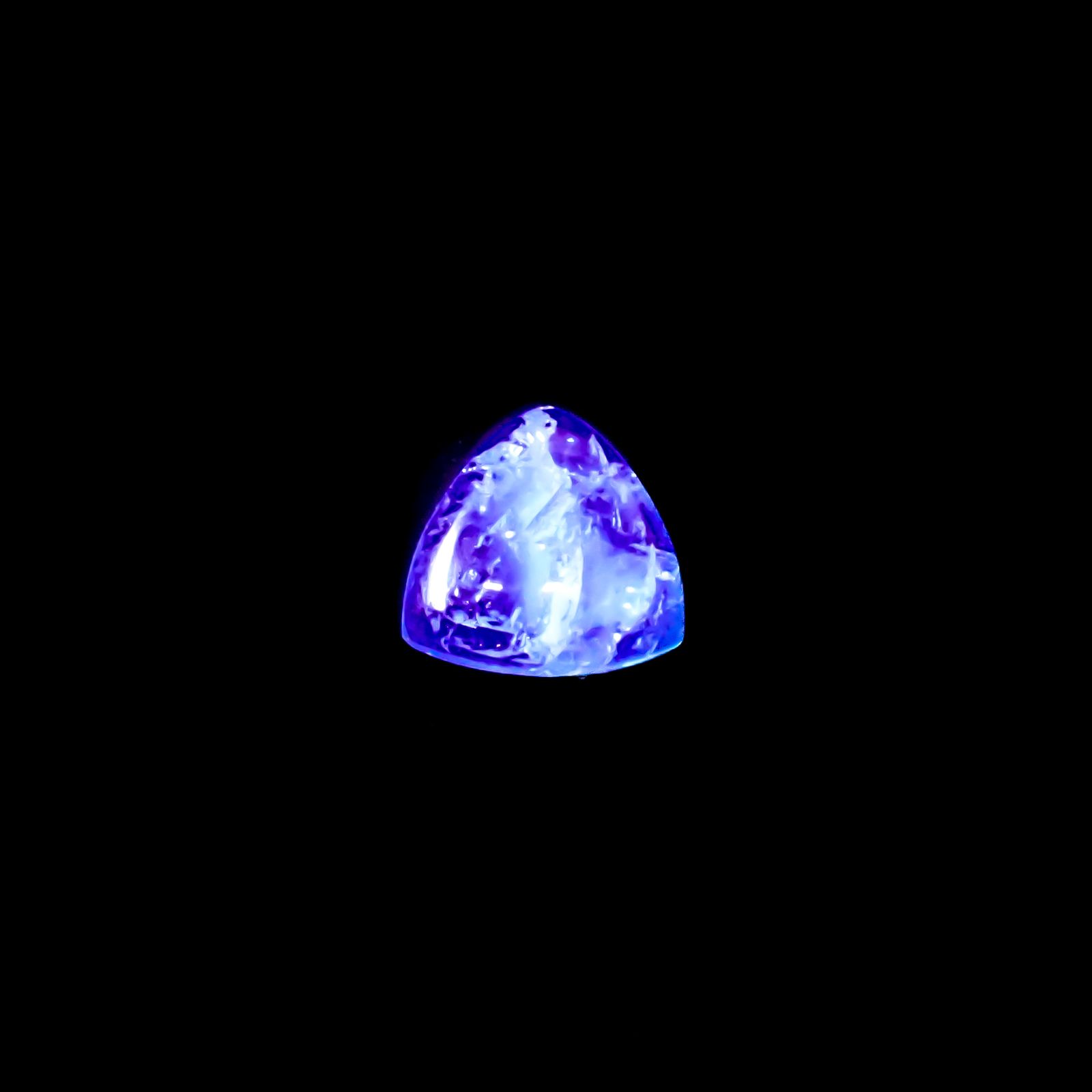フローライト フルオレッセンス イギリス・ロジャリー鉱山産 4.63ct[240527714]10x9.9mm前後